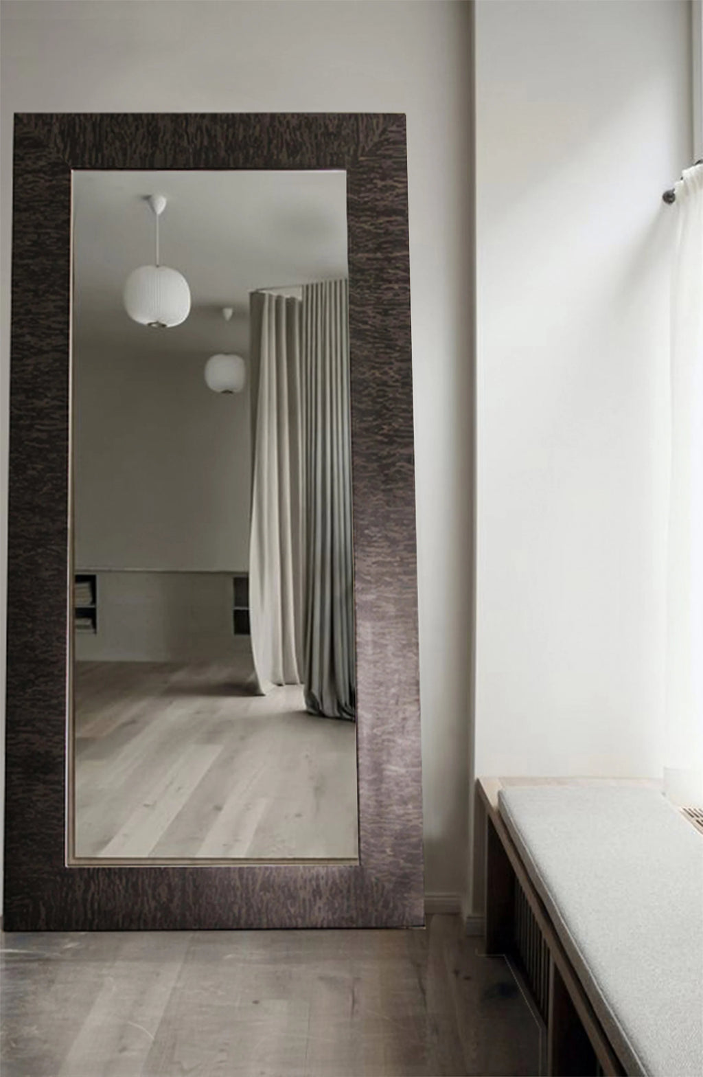 Desdemona Mirror