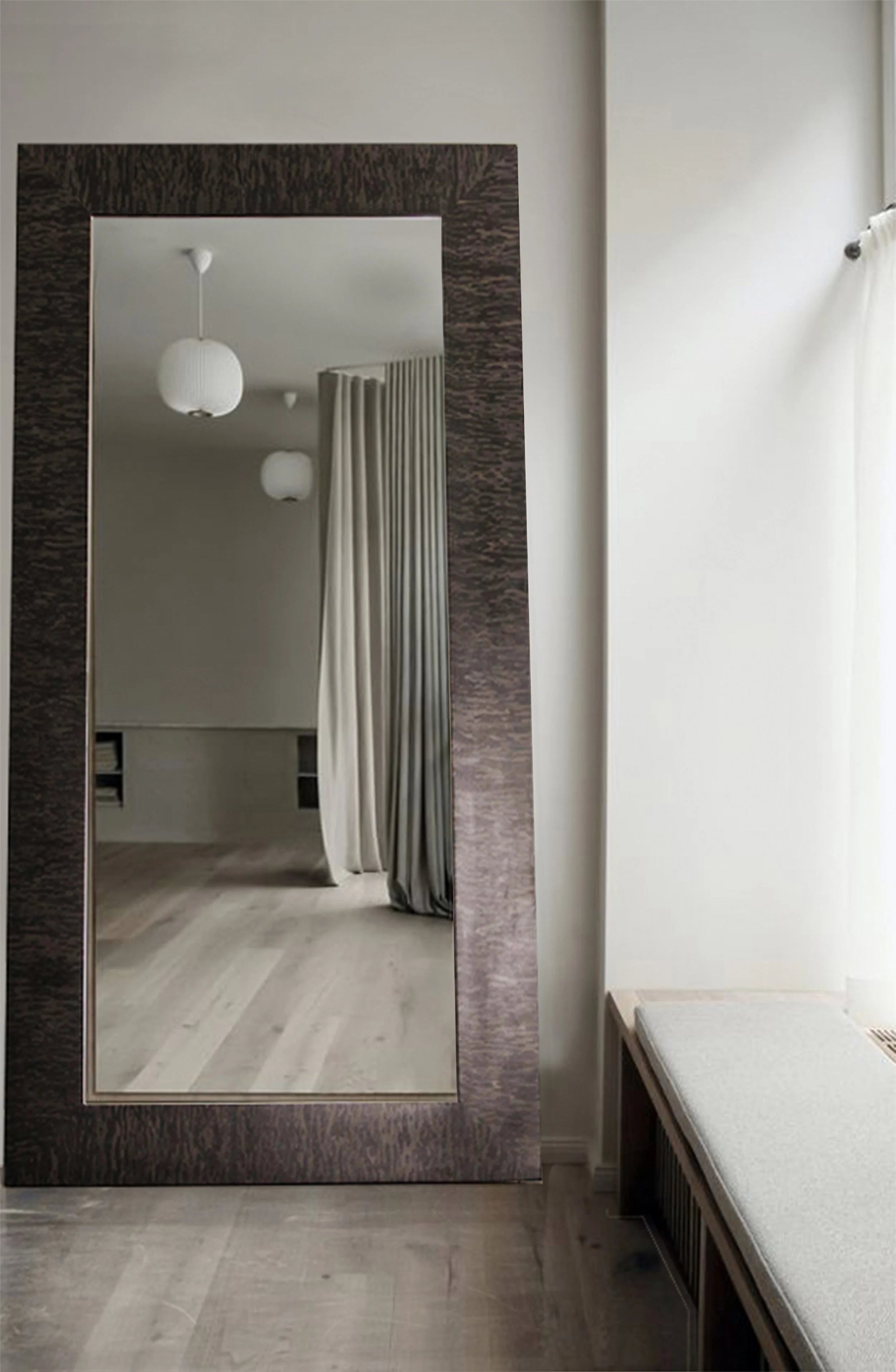 Desdemona Mirror