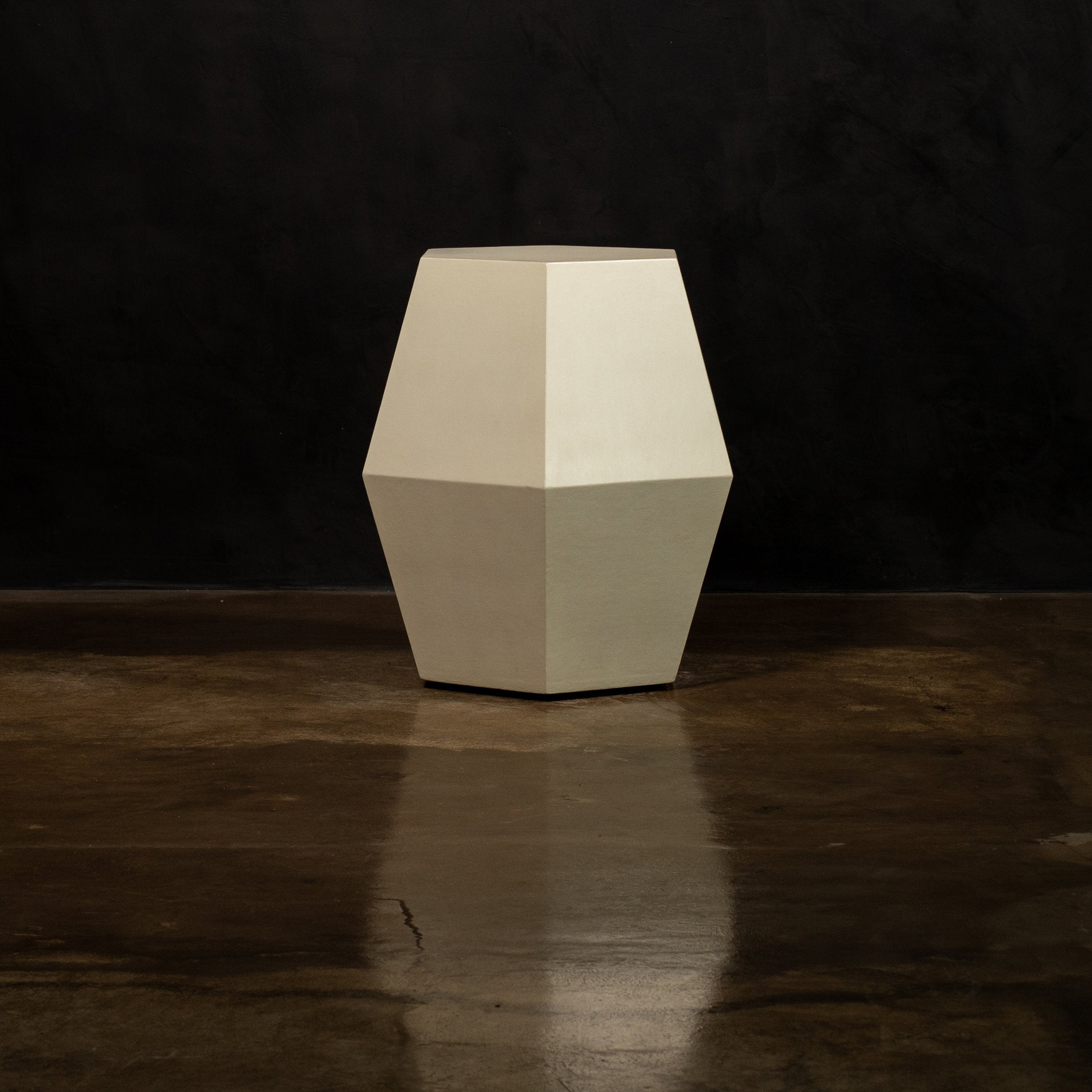 Tamino Hex Parchment