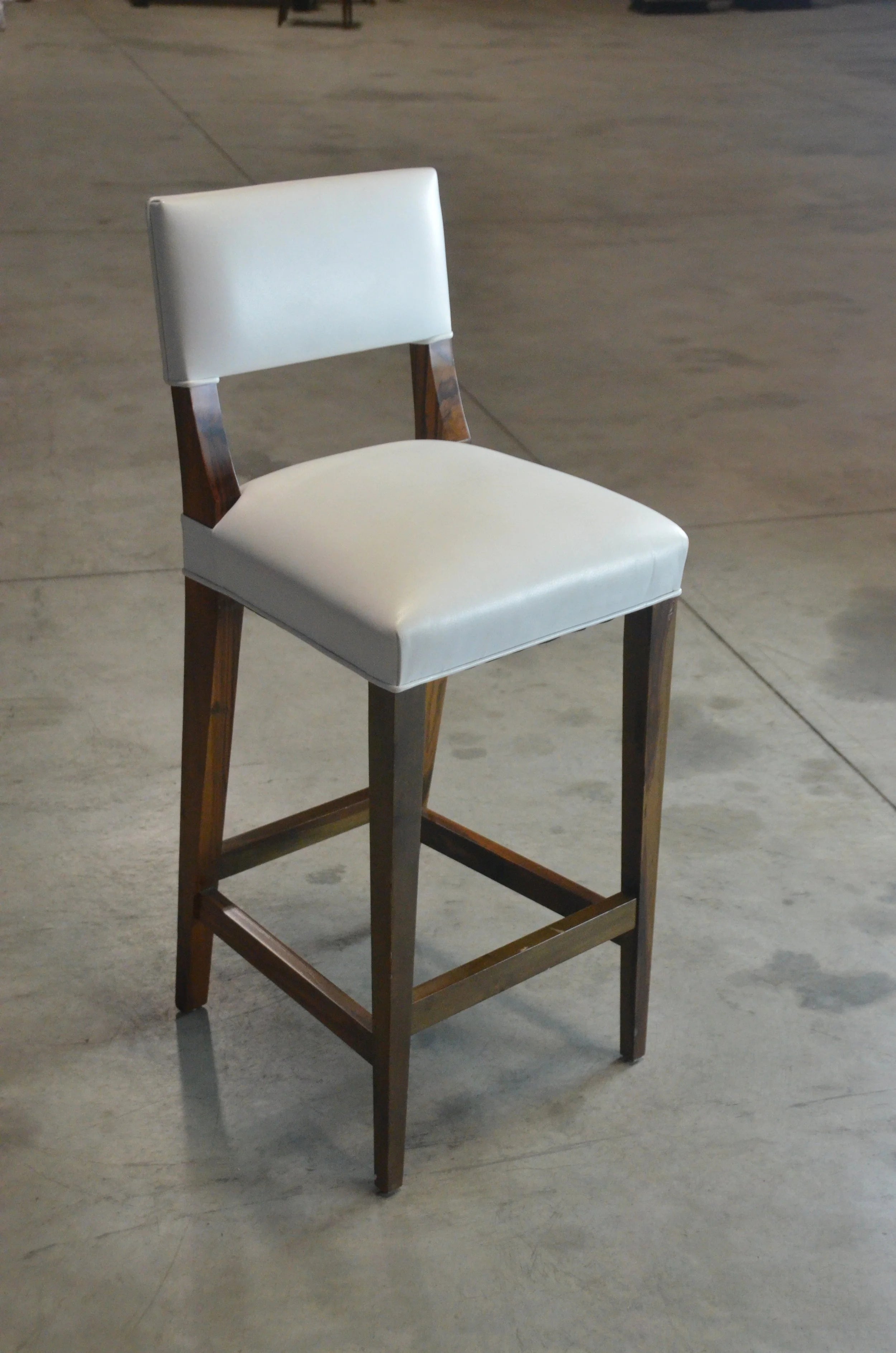 Bruno Stool in White Leather