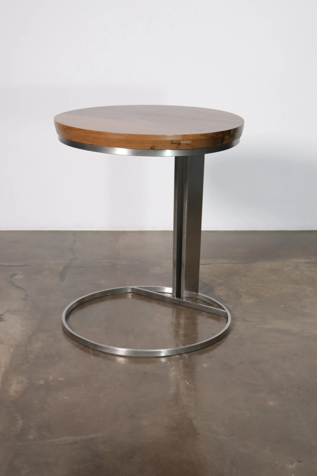 Trillo Table