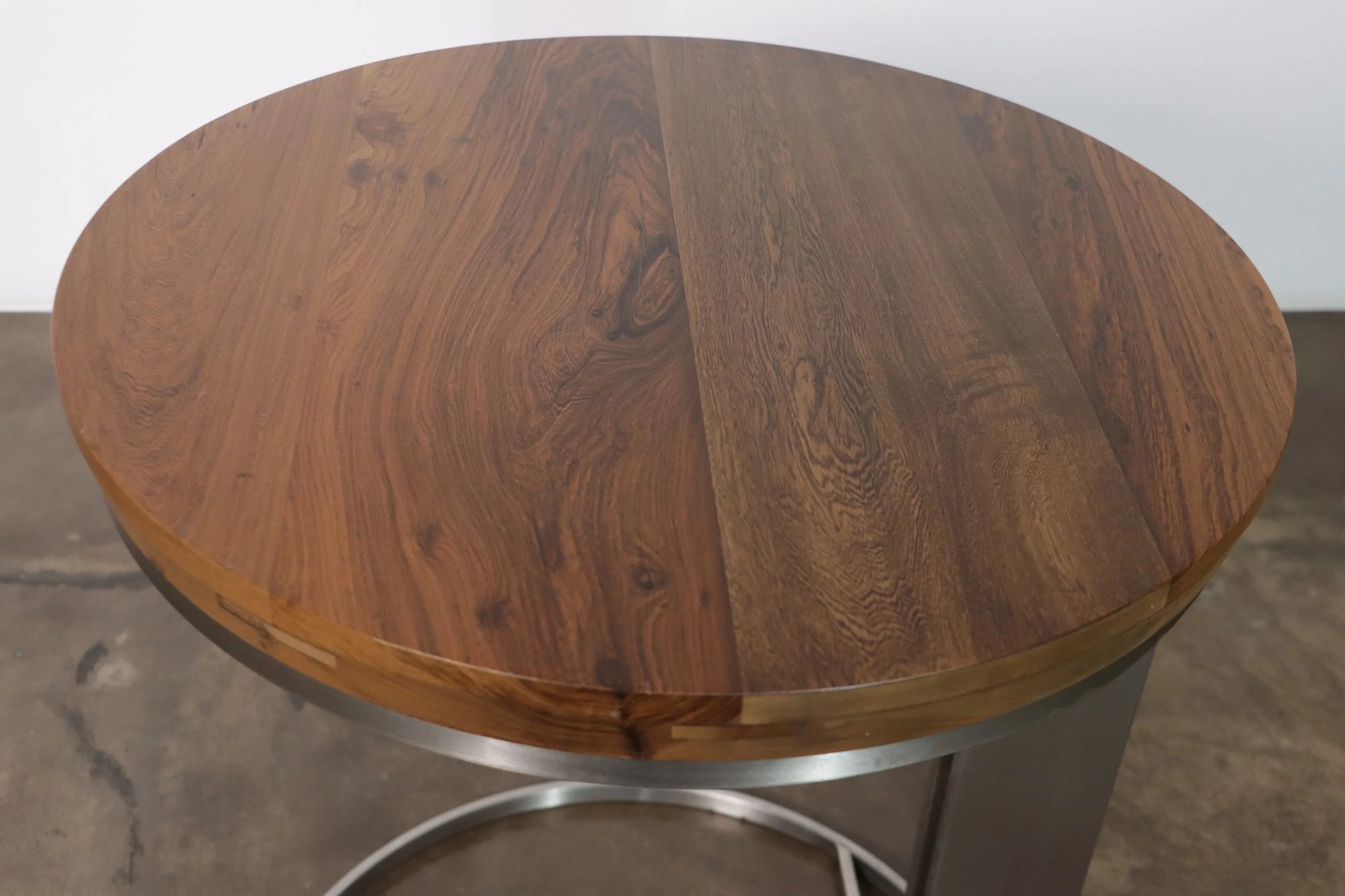Trillo Table