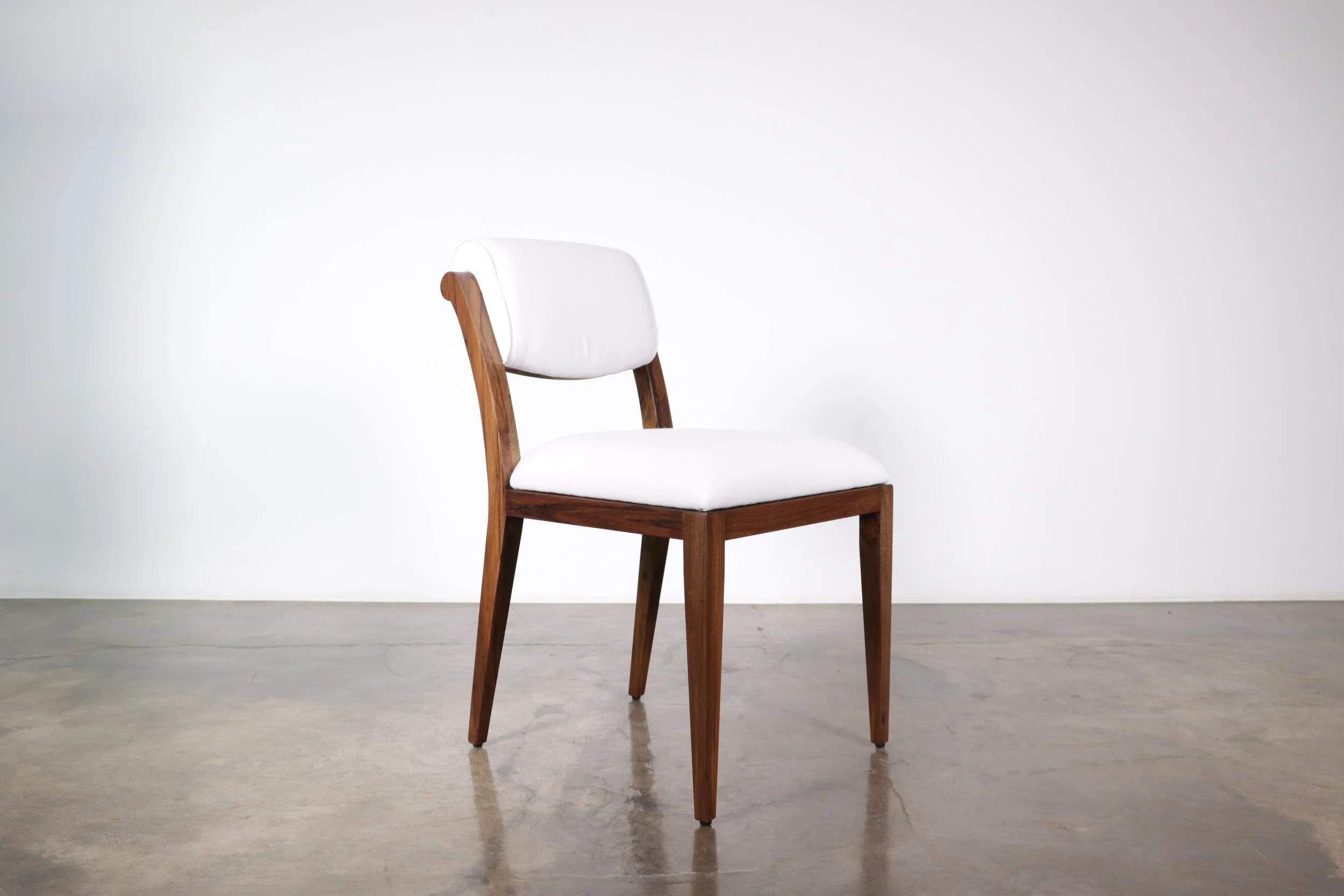 Gianni Chair in White Fabric