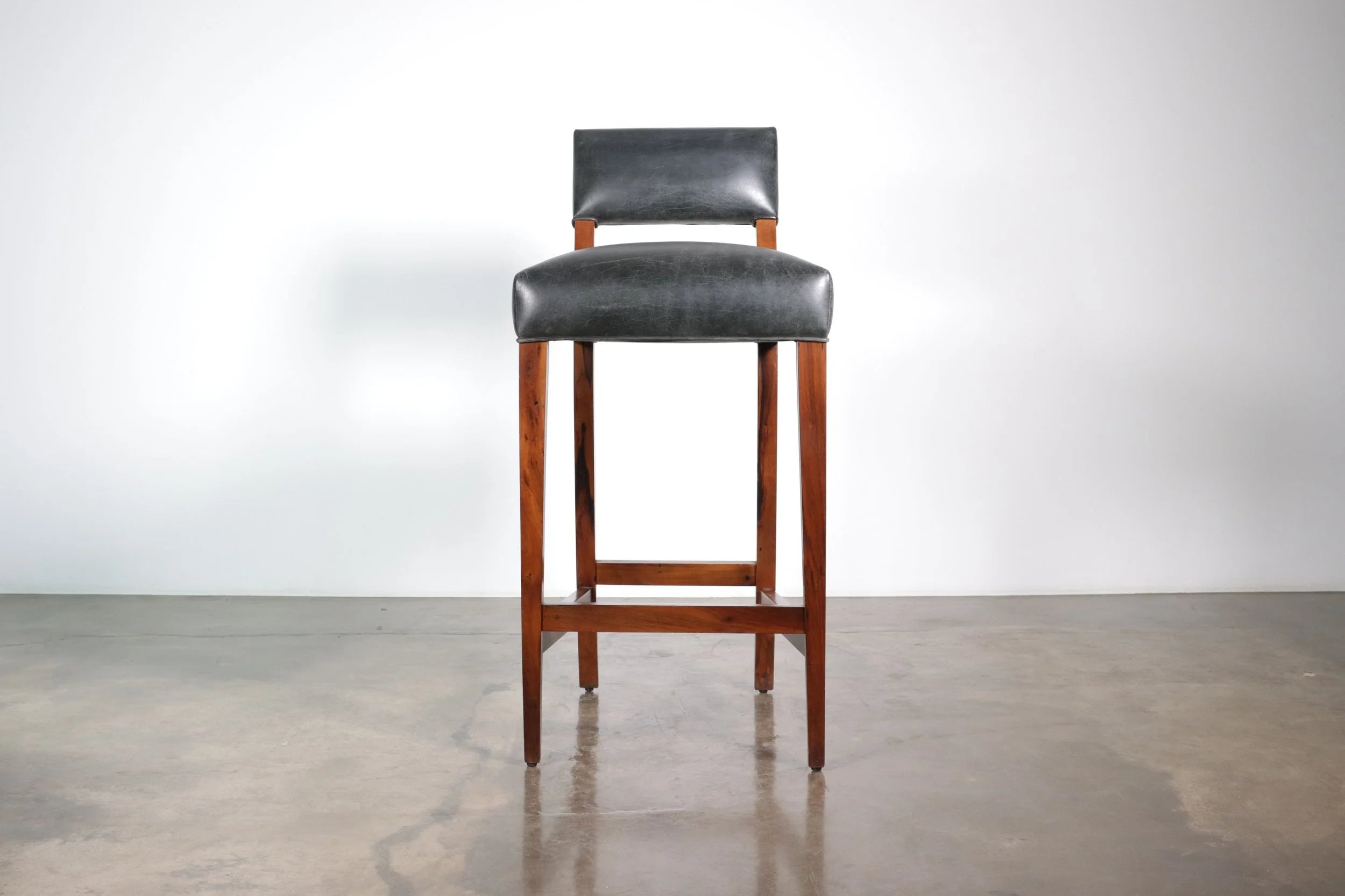 Neto Stool in Gray Leather