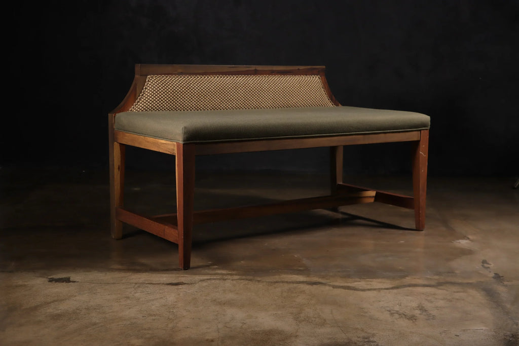 Nicostrato Bench