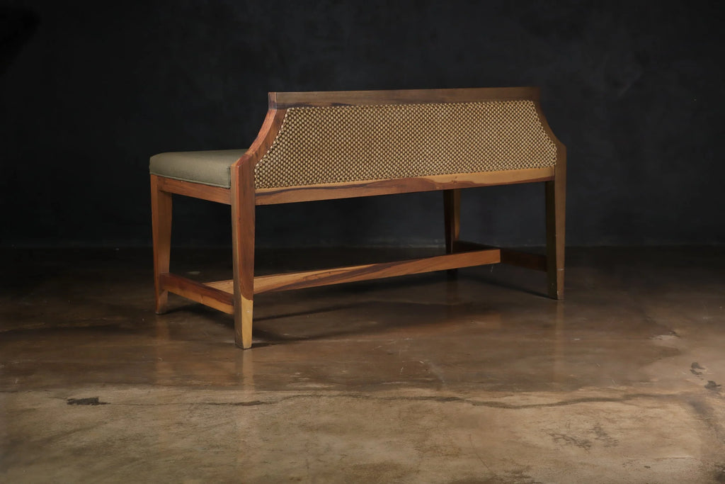 Nicostrato Bench