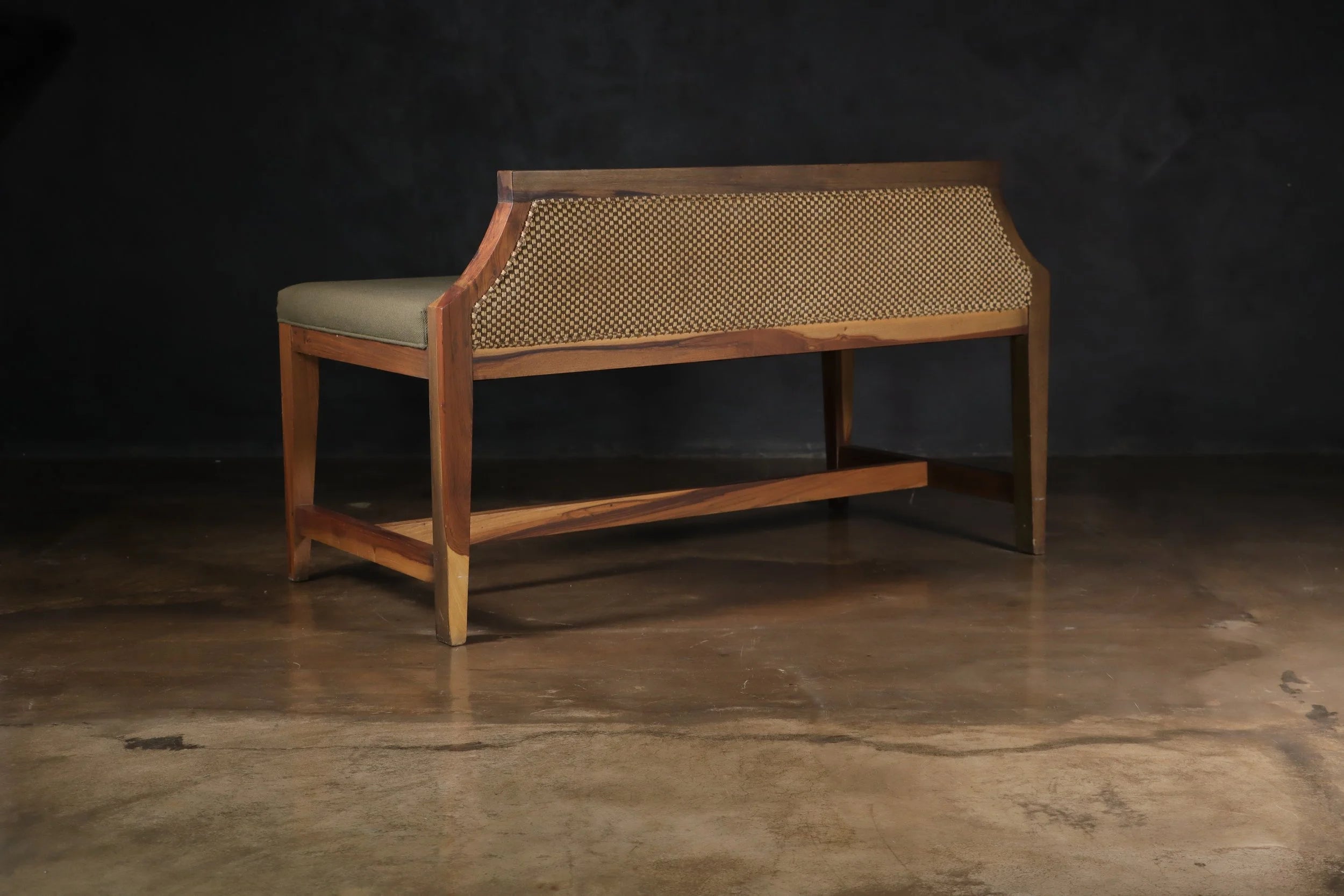 Nicostrato Bench