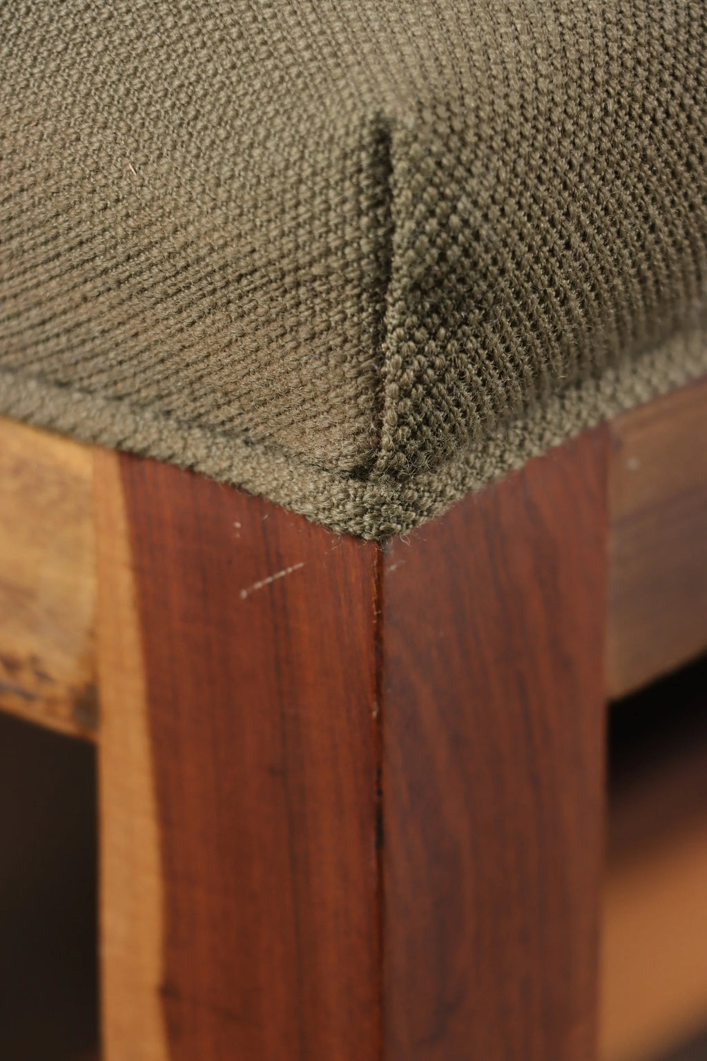 Nicostrato Bench