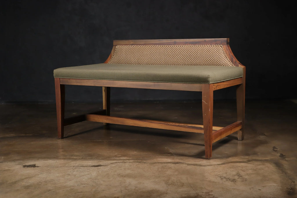 Nicostrato Bench