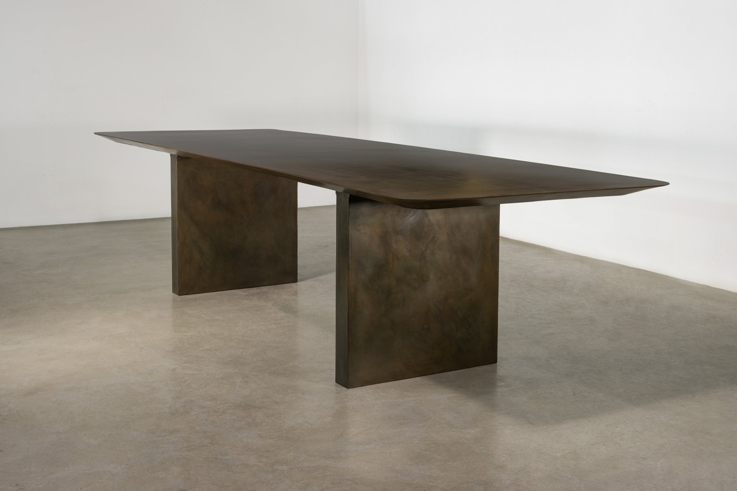 Andre Fierro Table