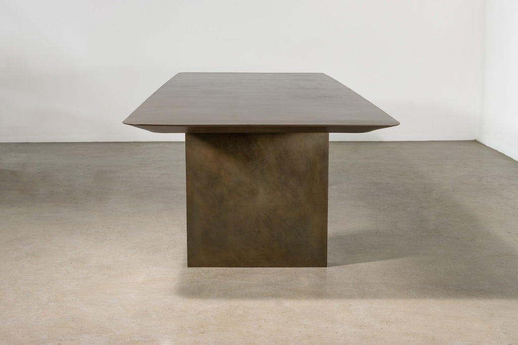 Andre Fierro Table