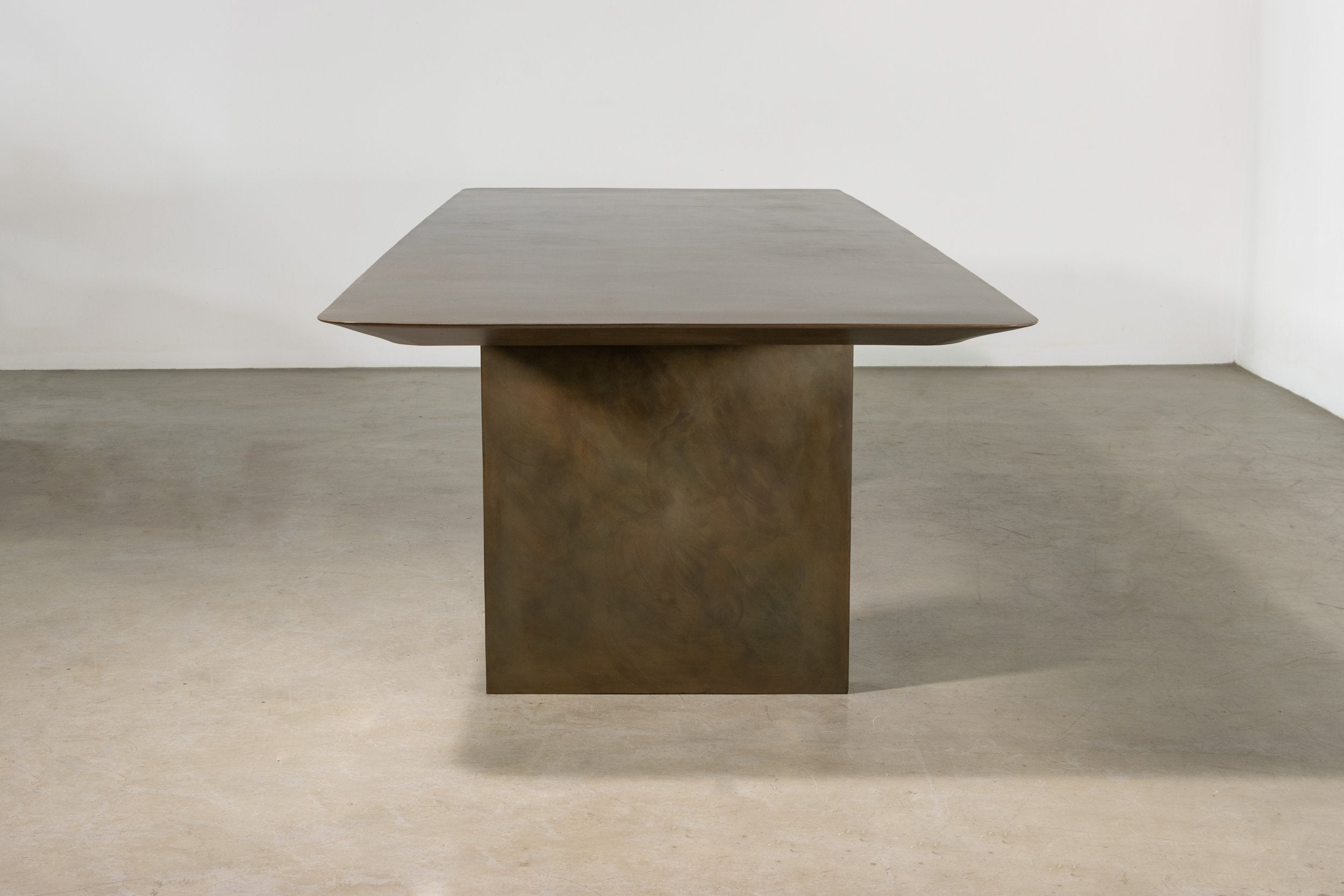 Andre Fierro Table