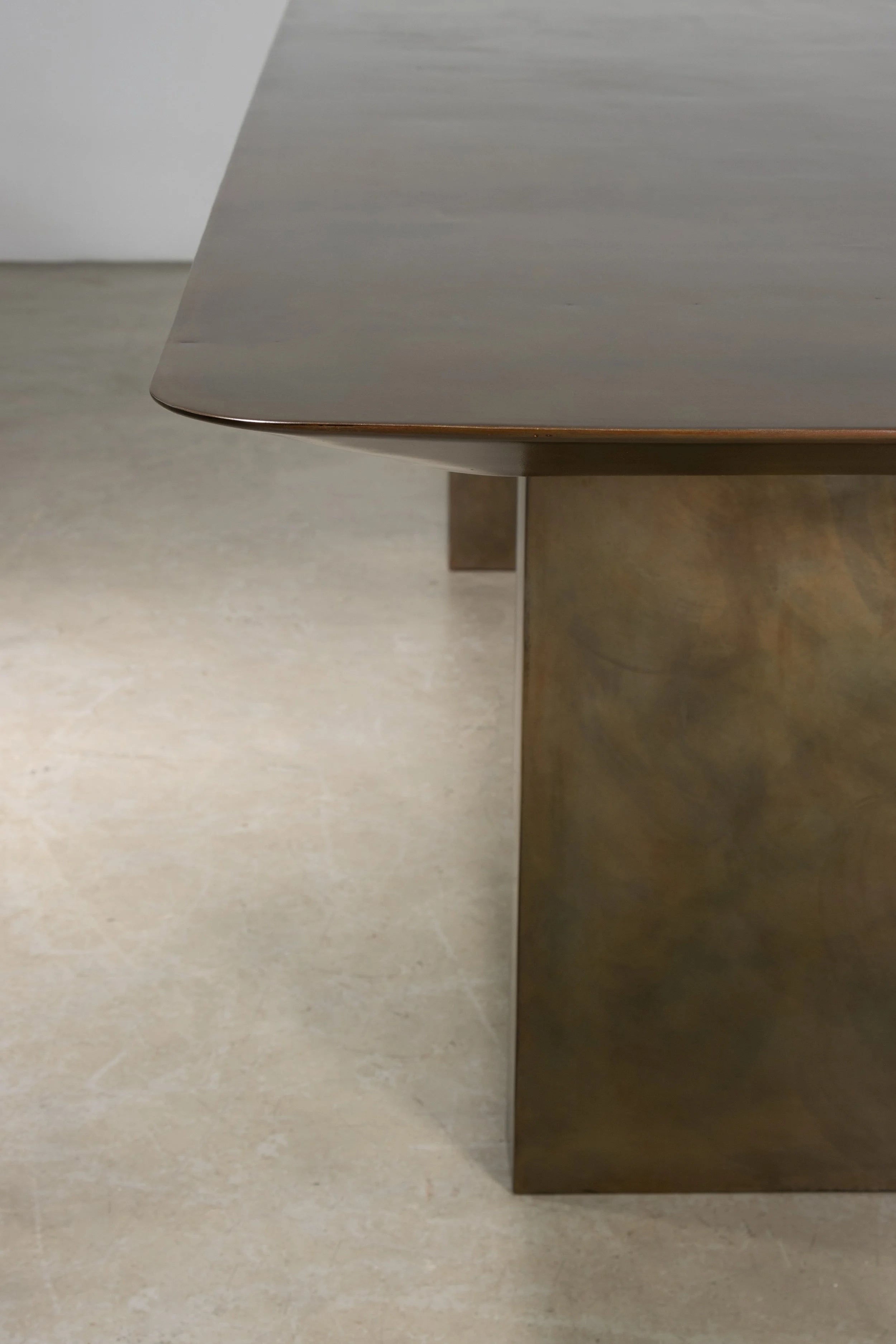 Andre Fierro Table