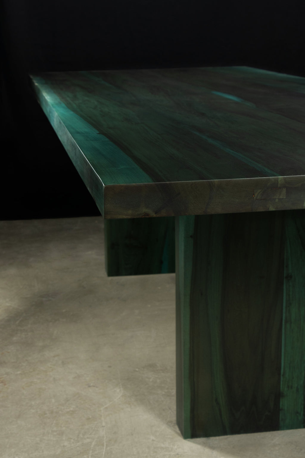 Andre Table Verdi