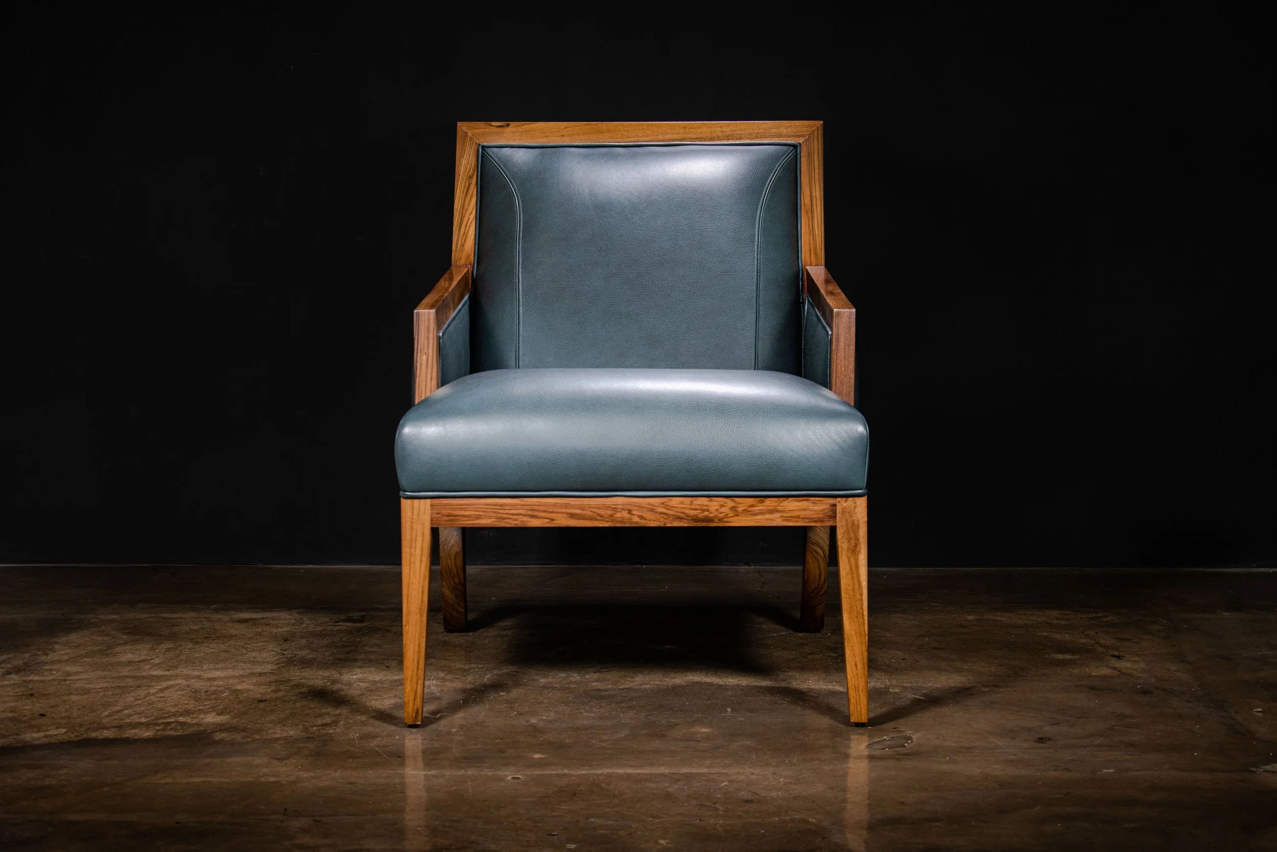 Belgrano Lounge Chair in Leather