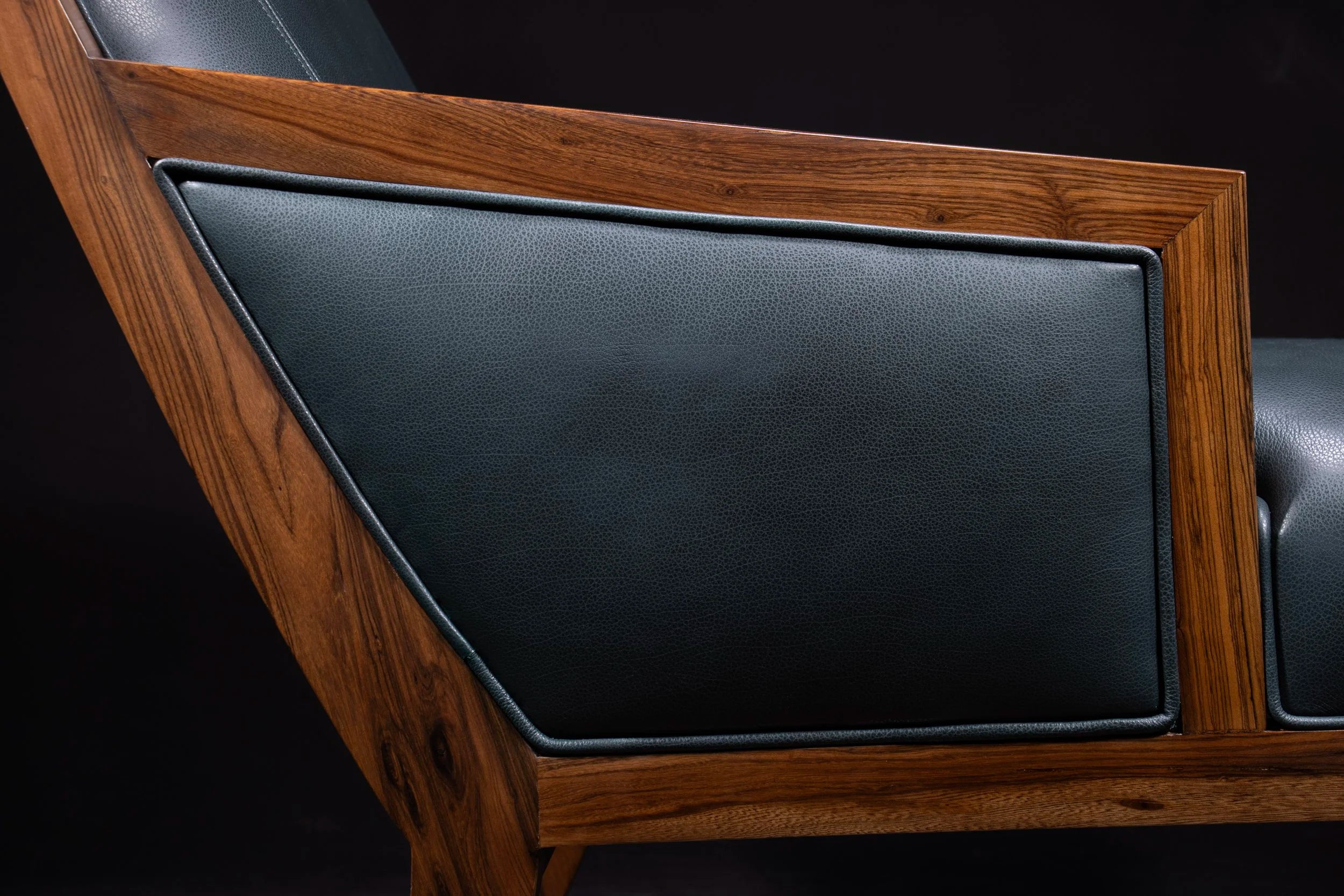 Belgrano Lounge Chair in Leather