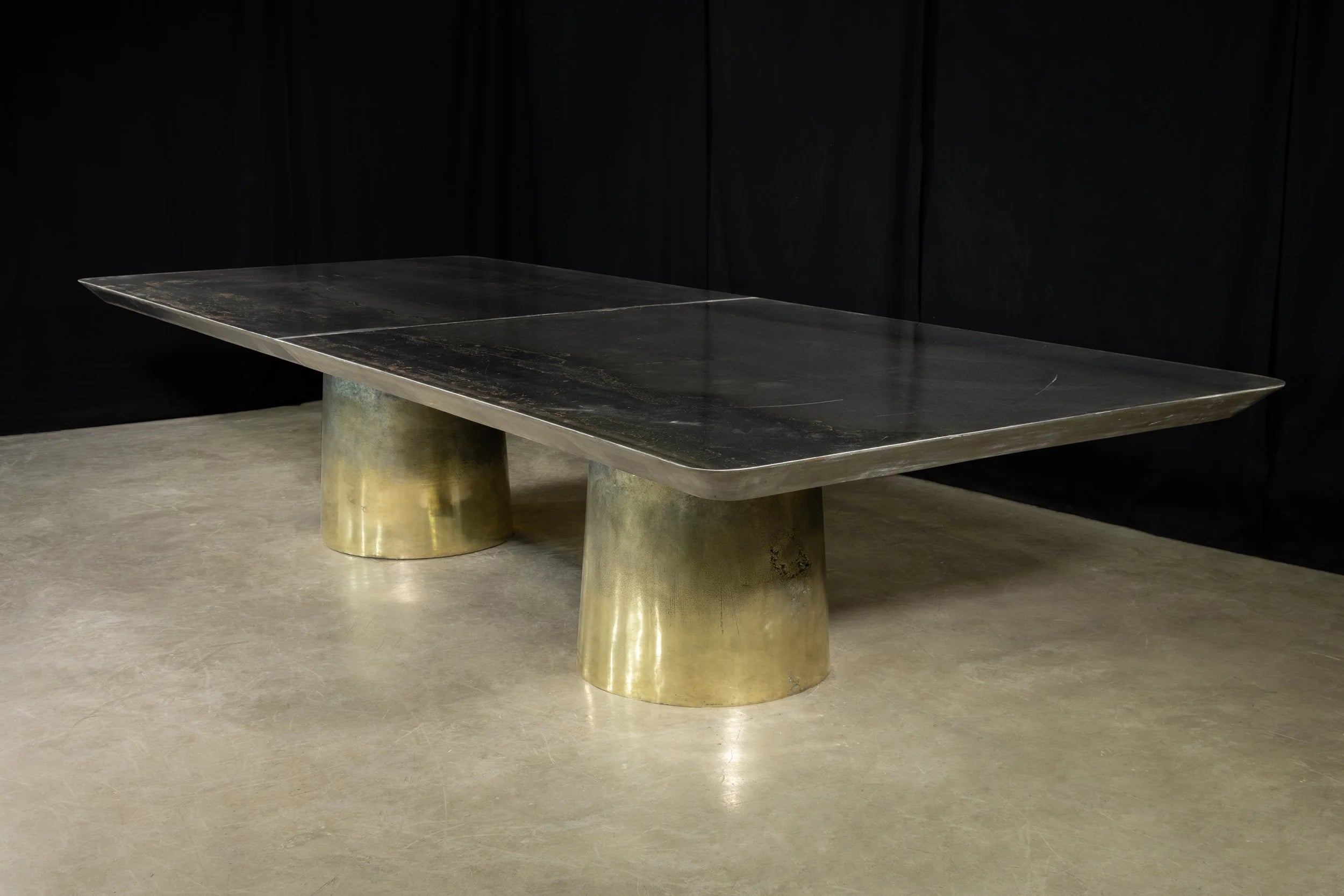 Benone Fierro Table