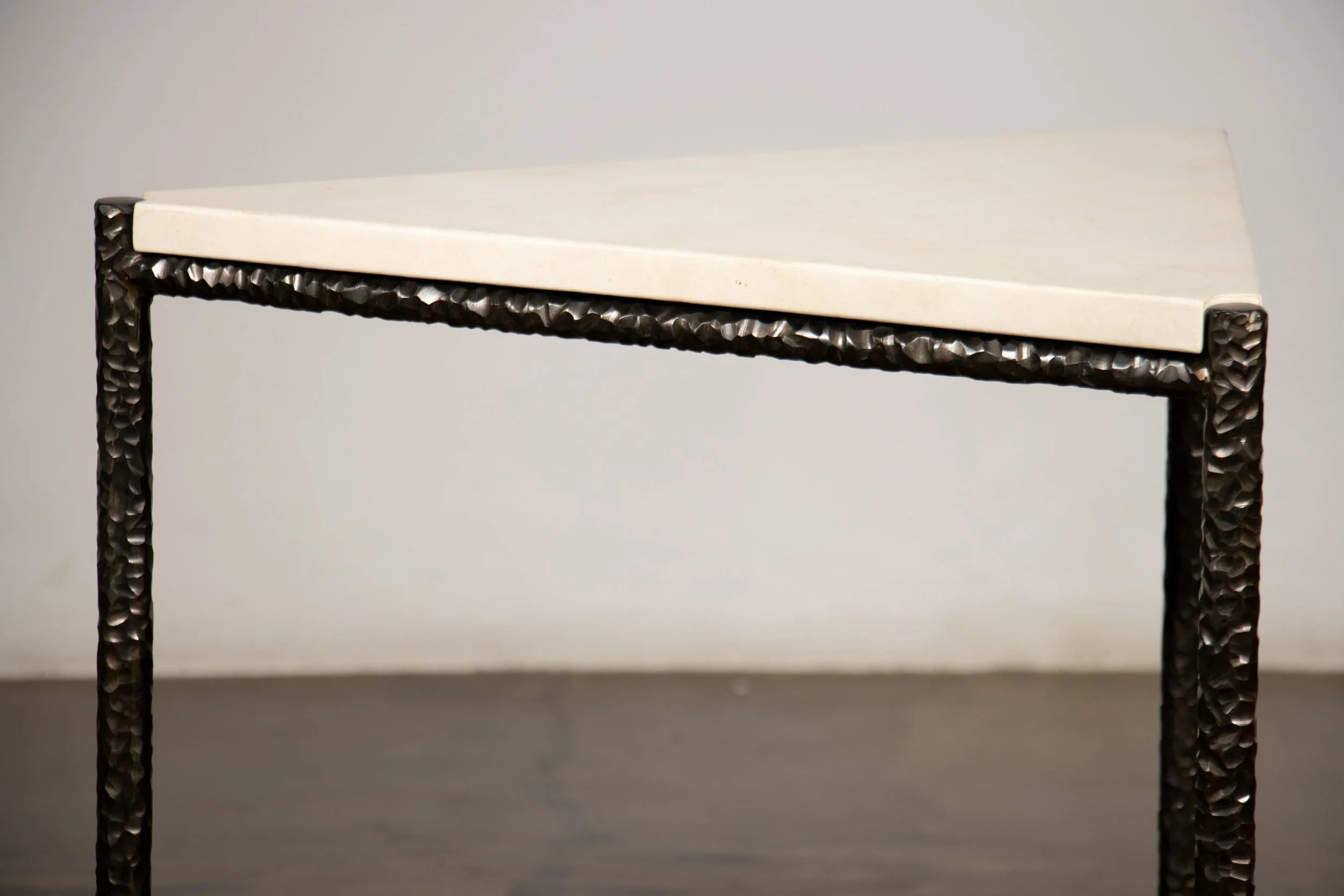 Cuspide Cocktail Table