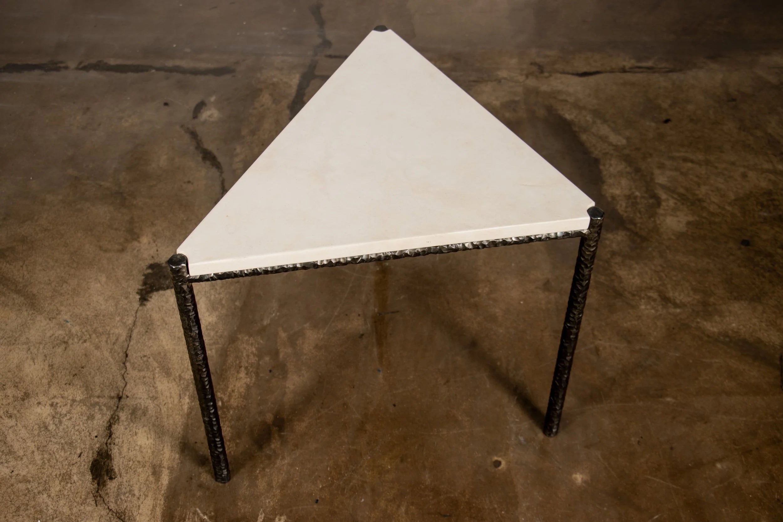 Cuspide Cocktail Table