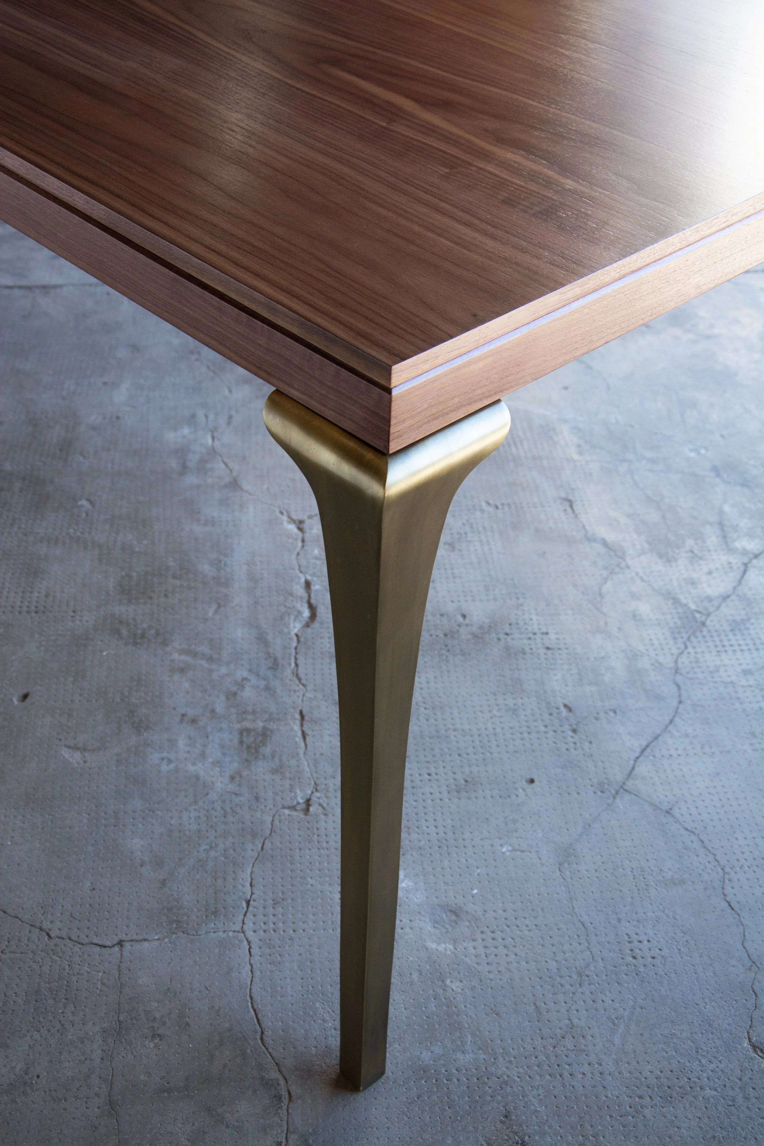 Enzio Dining Table