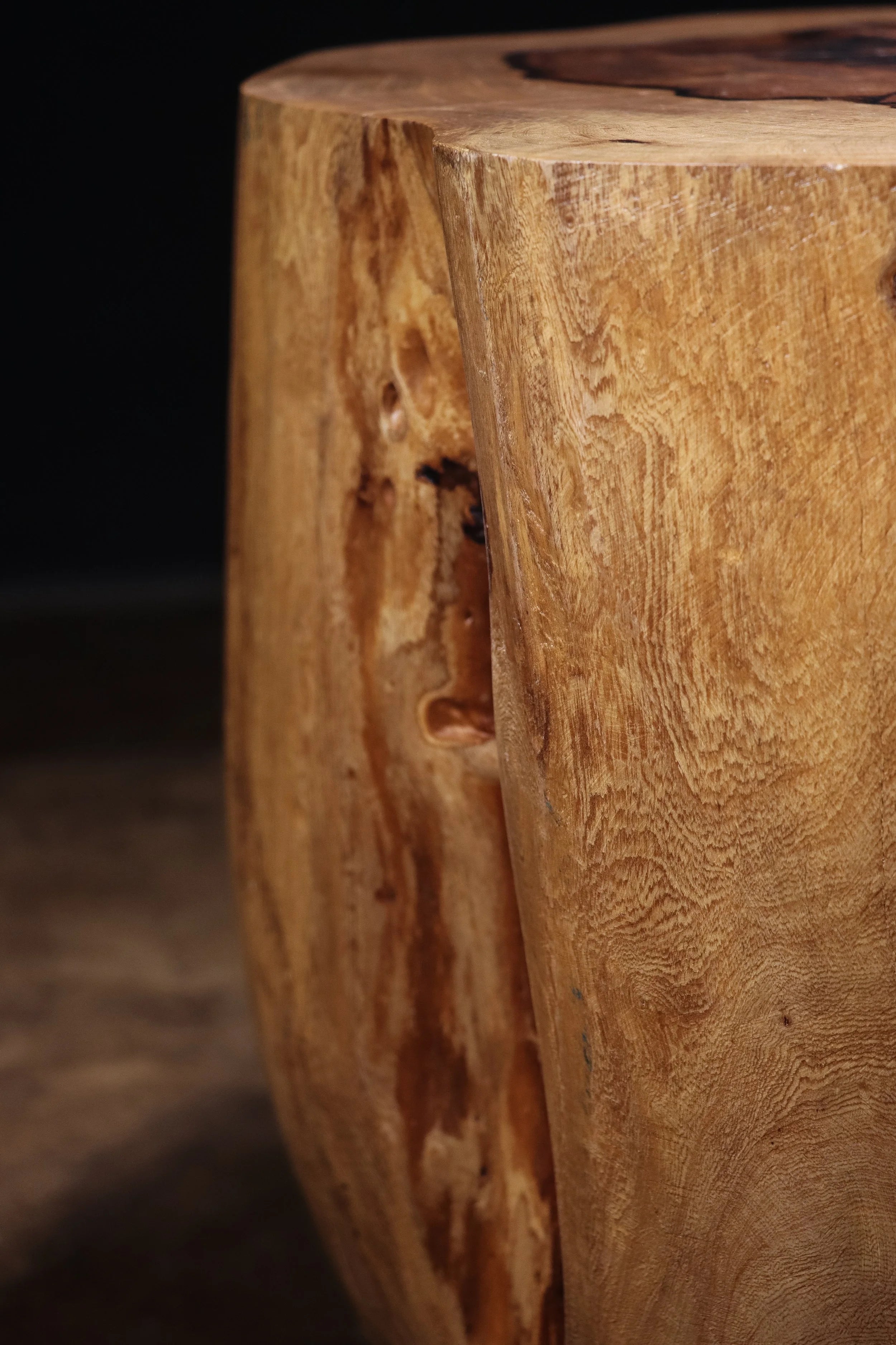 Francisco Table ƒ46