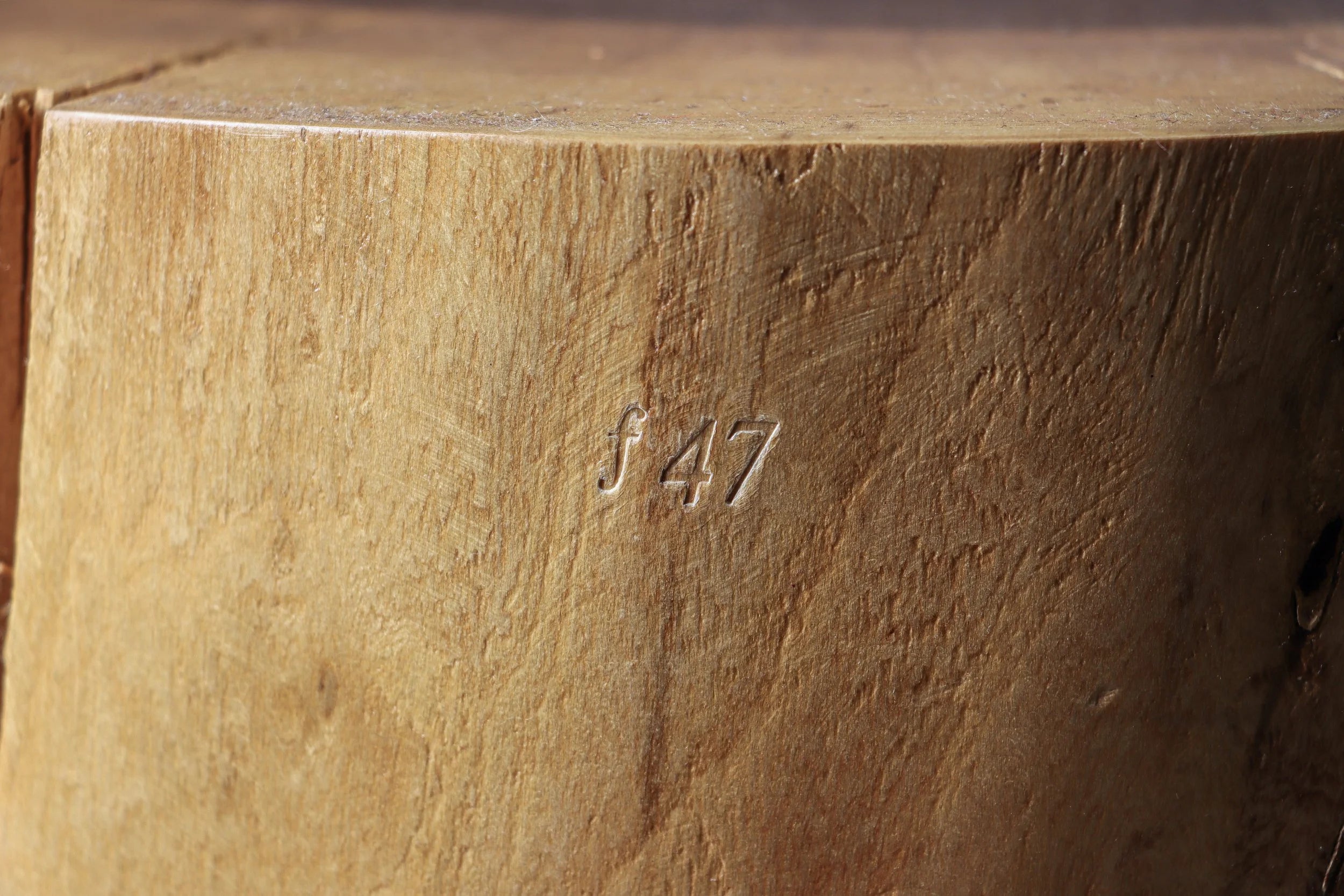 Francisco Table ƒ47