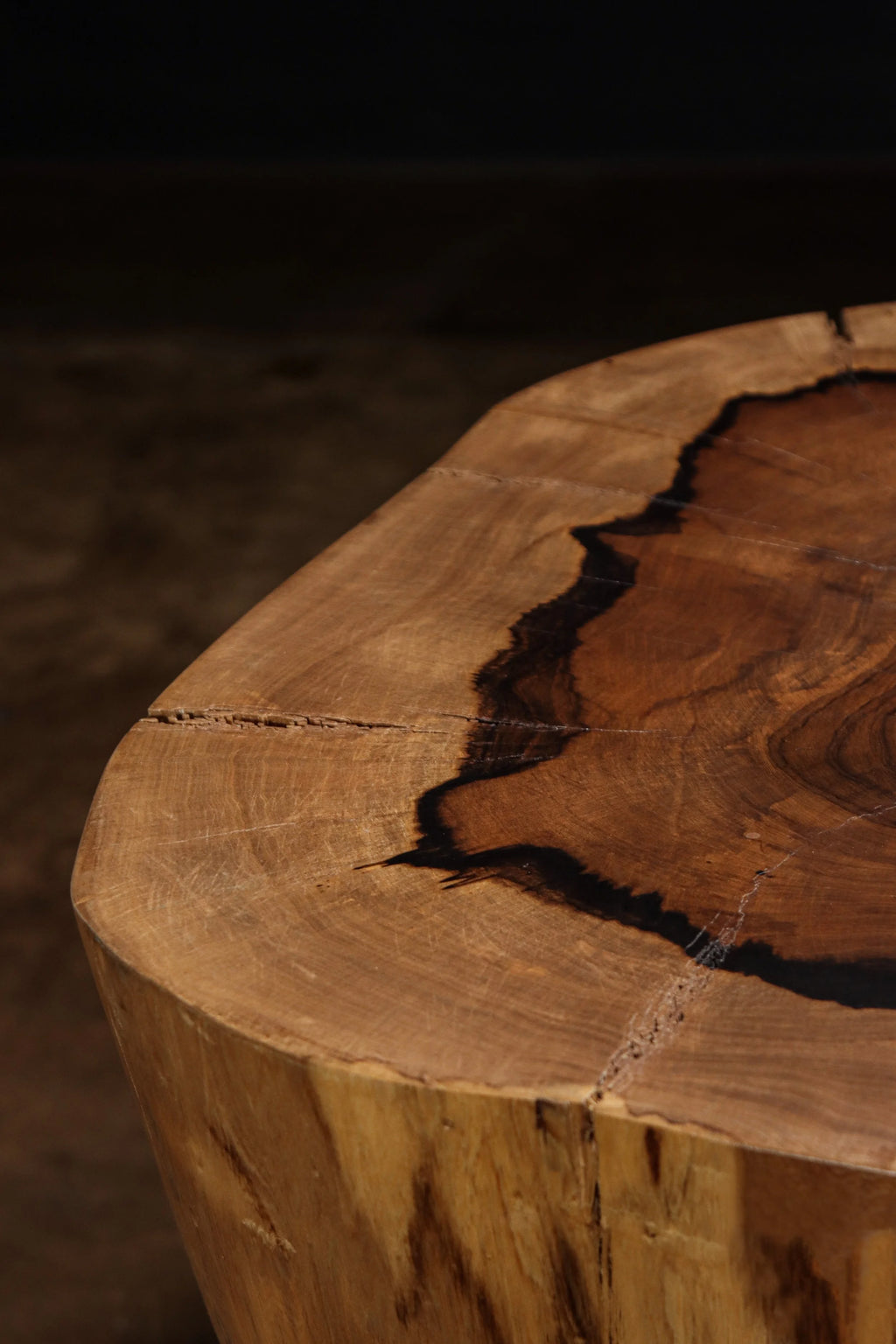 Francisco Table ƒ48