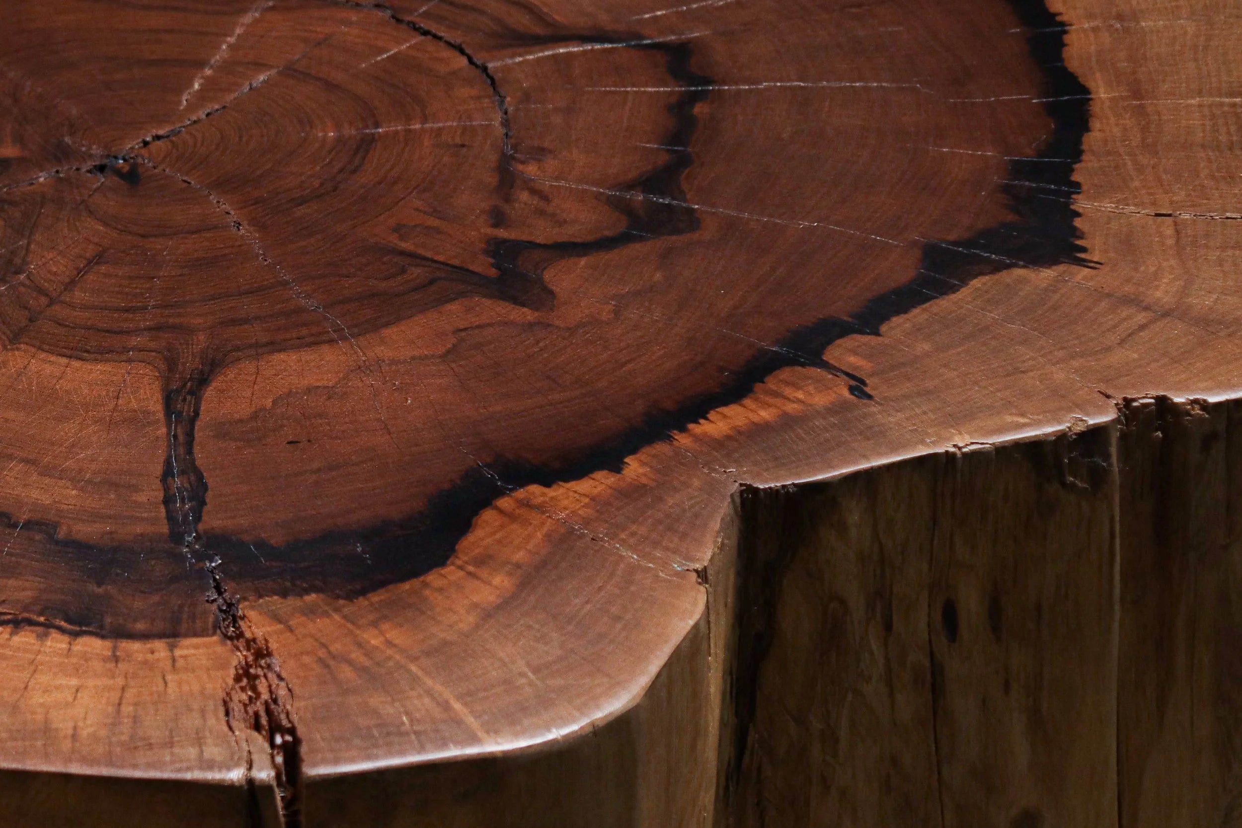 Francisco Table ƒ48