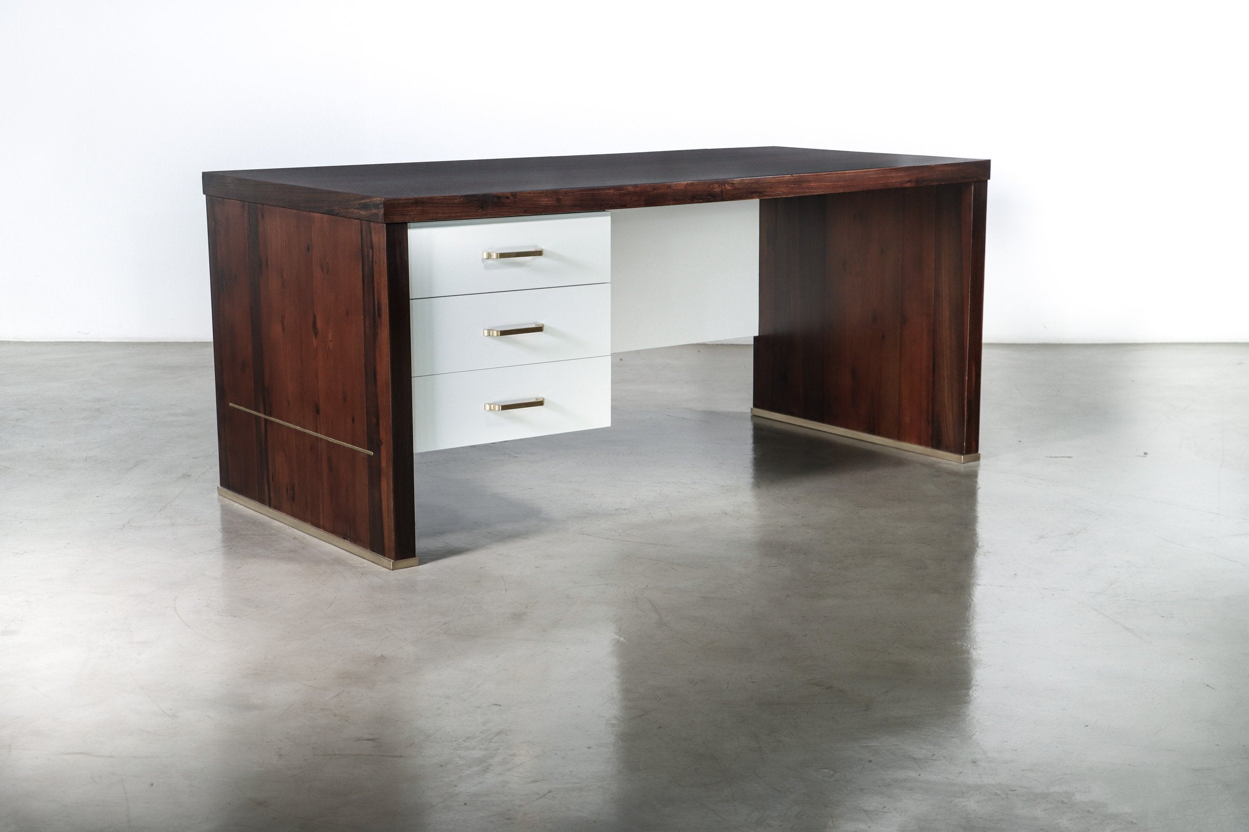 Lorenzo Desk
