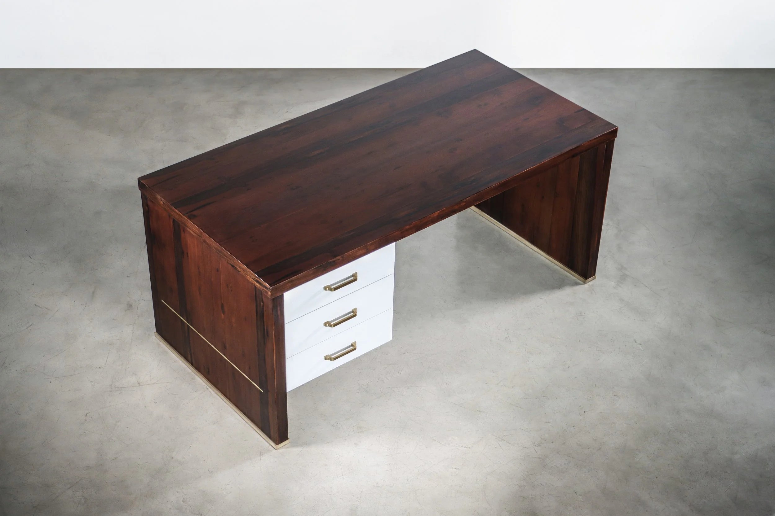 Lorenzo Desk