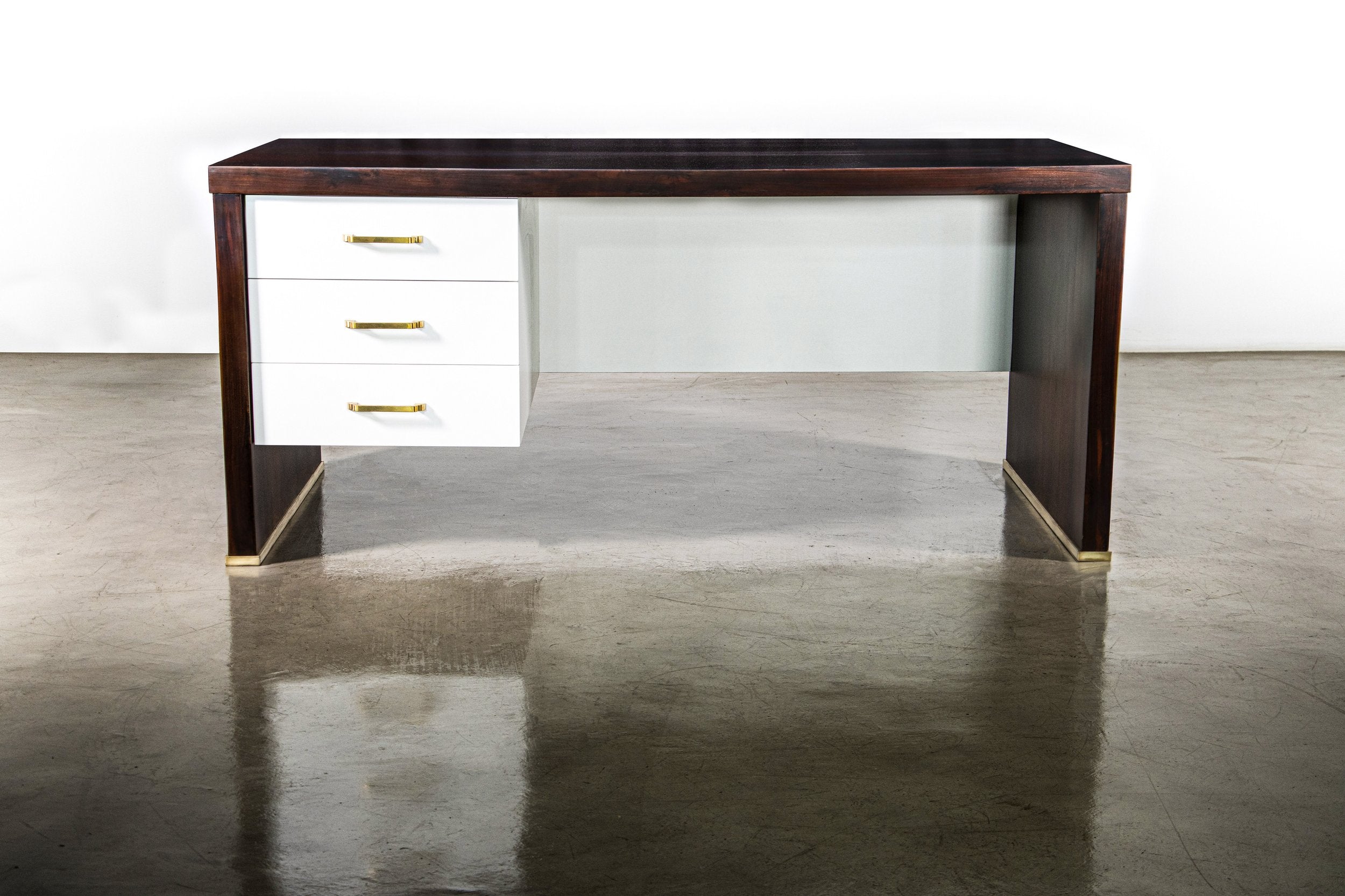 Lorenzo Desk