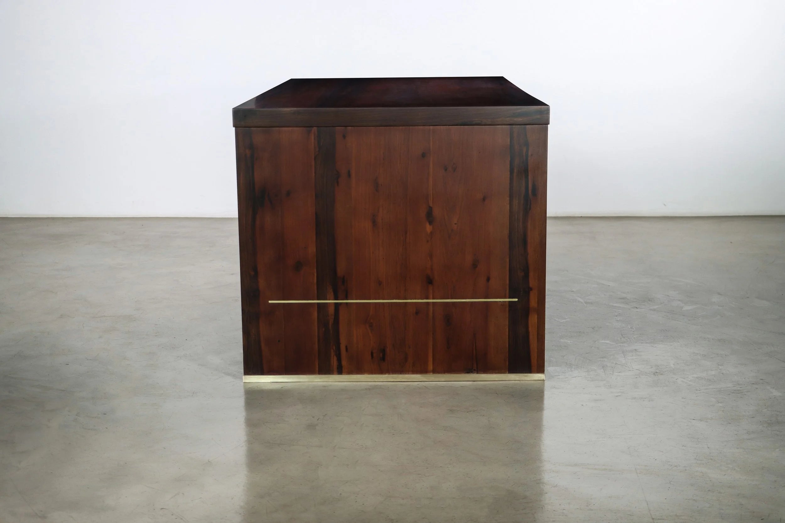 Lorenzo Desk