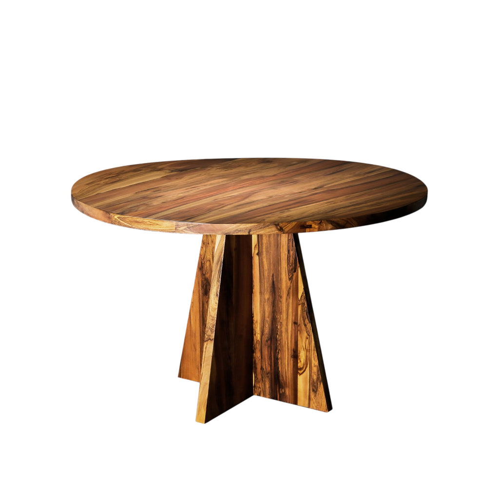 Luca Round Table