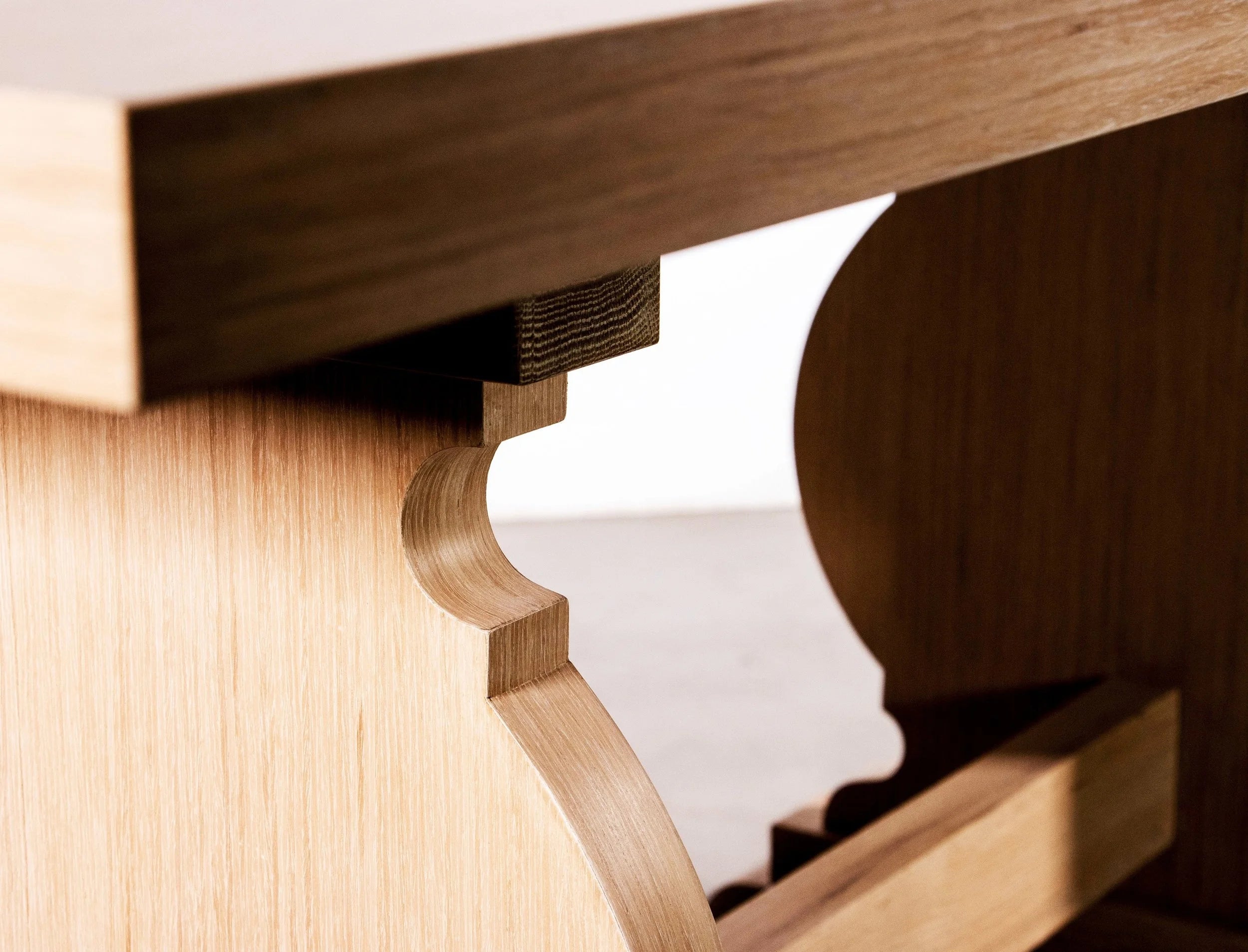 Manolo Table