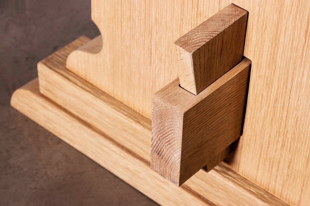 Manolo Table