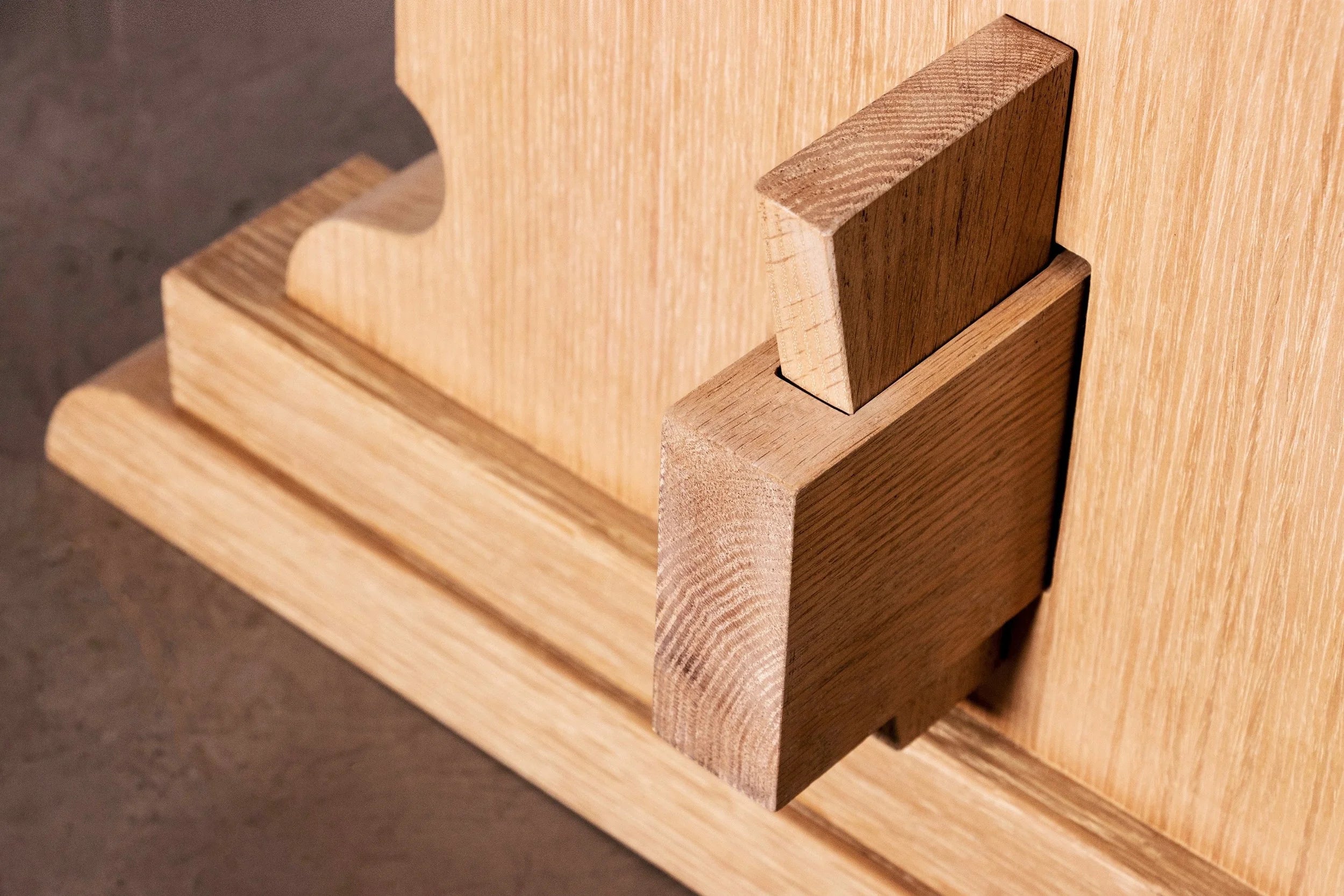 Manolo Table