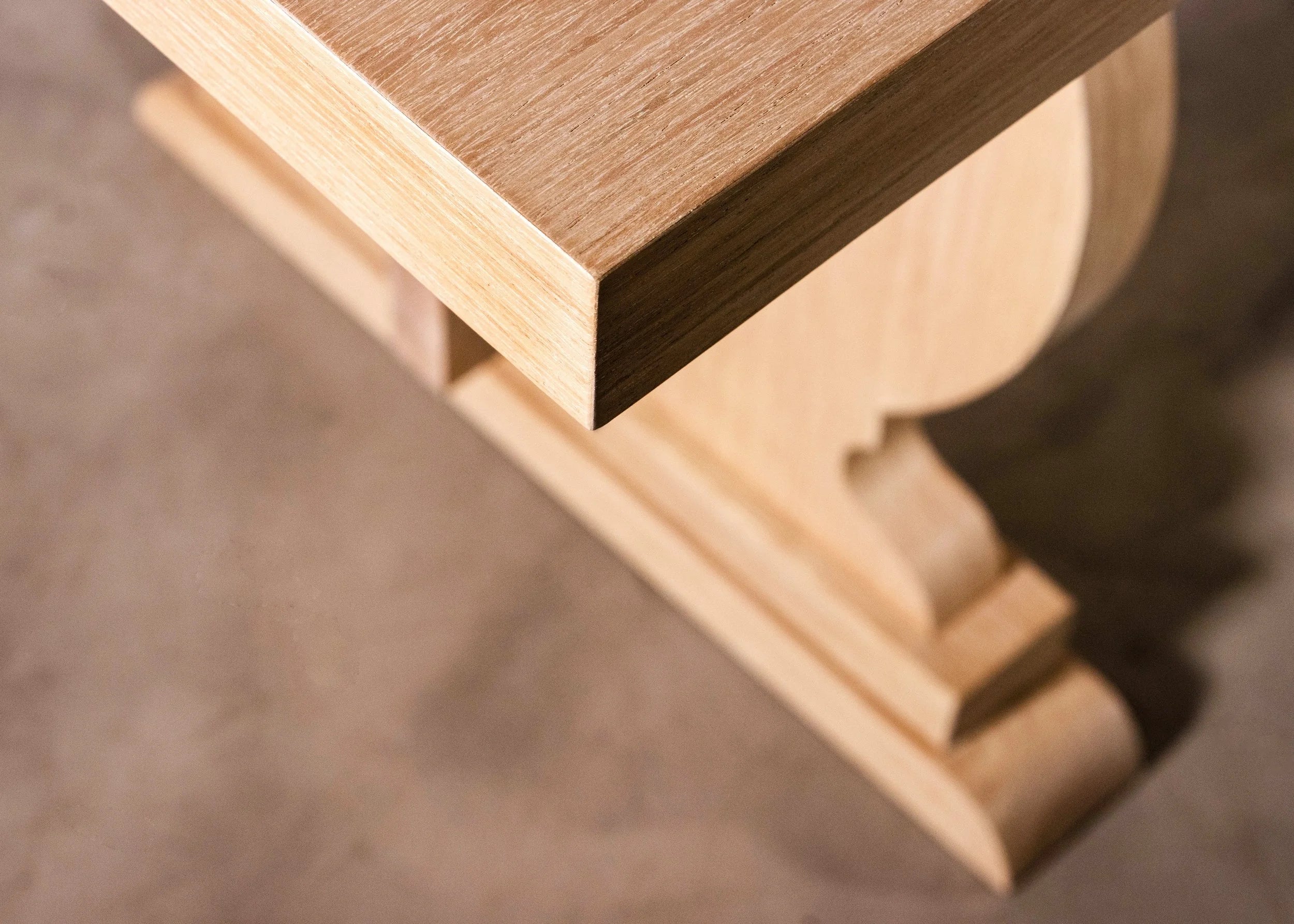 Manolo Table