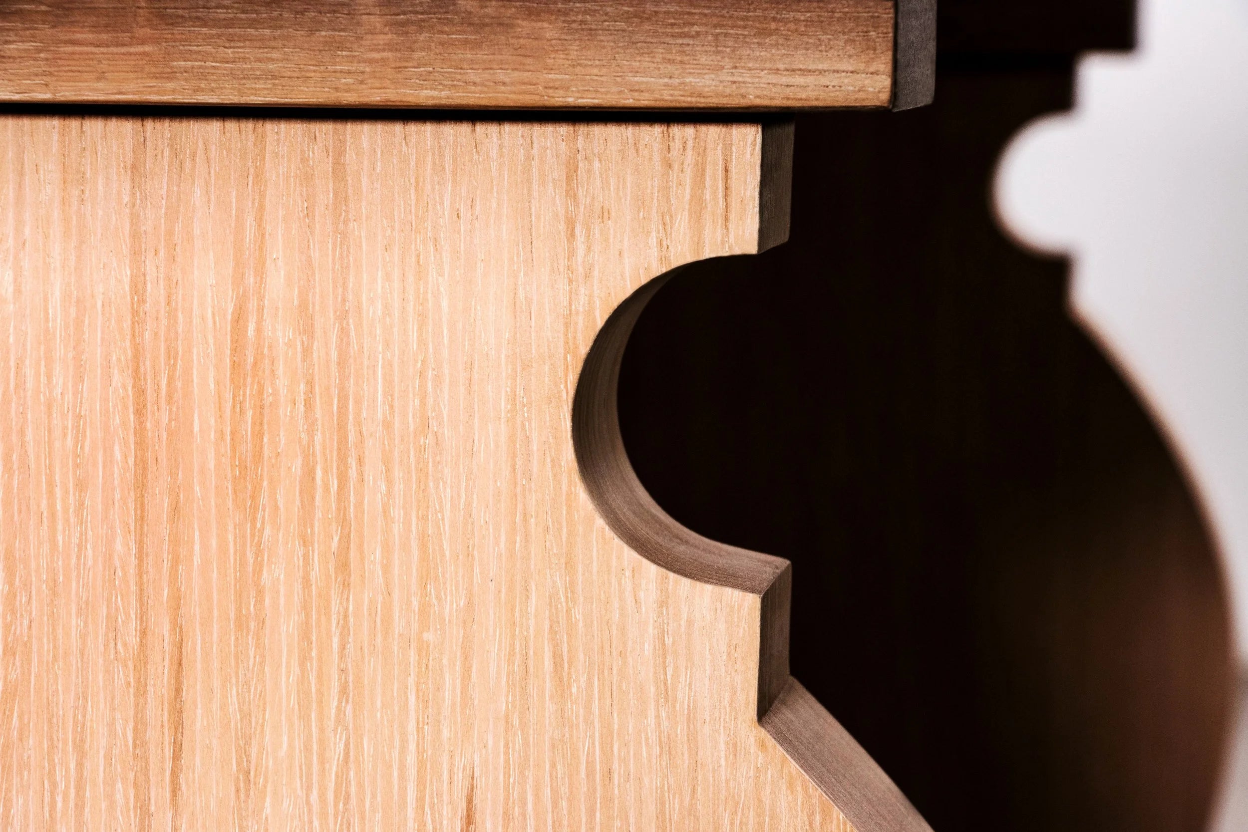 Manolo Table