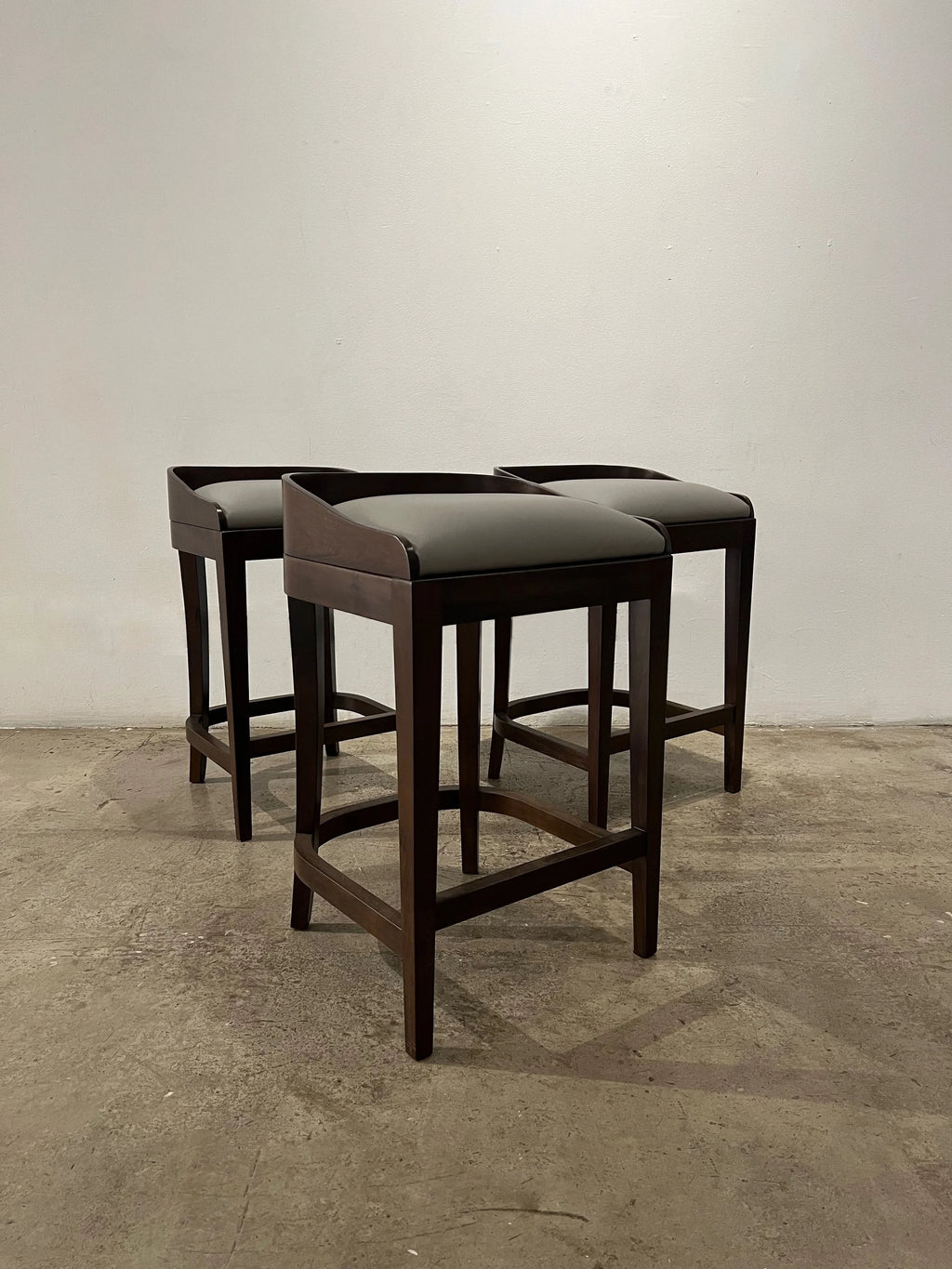 Set of 3 Pia Stools in Gray Leather