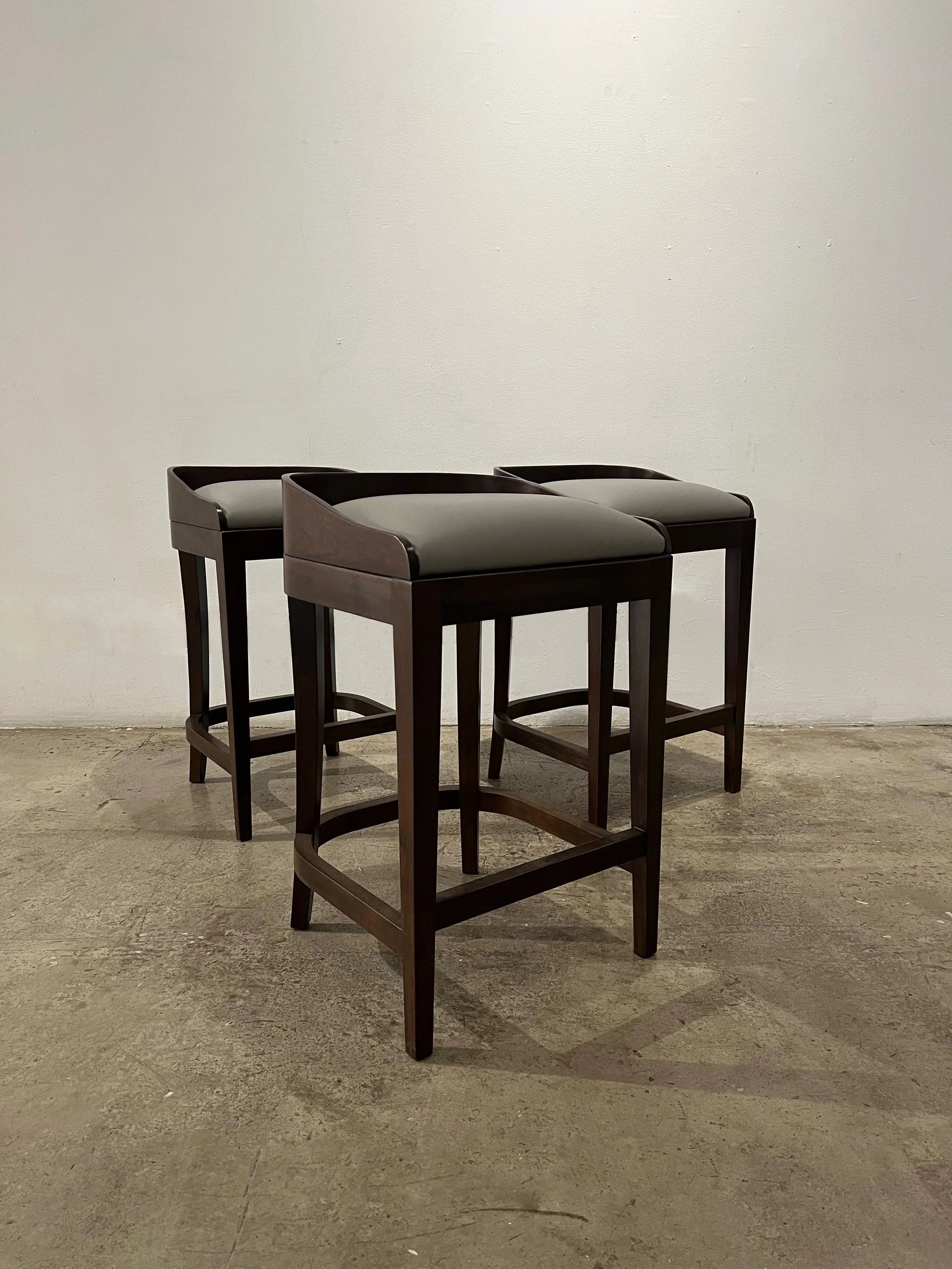 Set of 3 Pia Stools in Gray Leather
