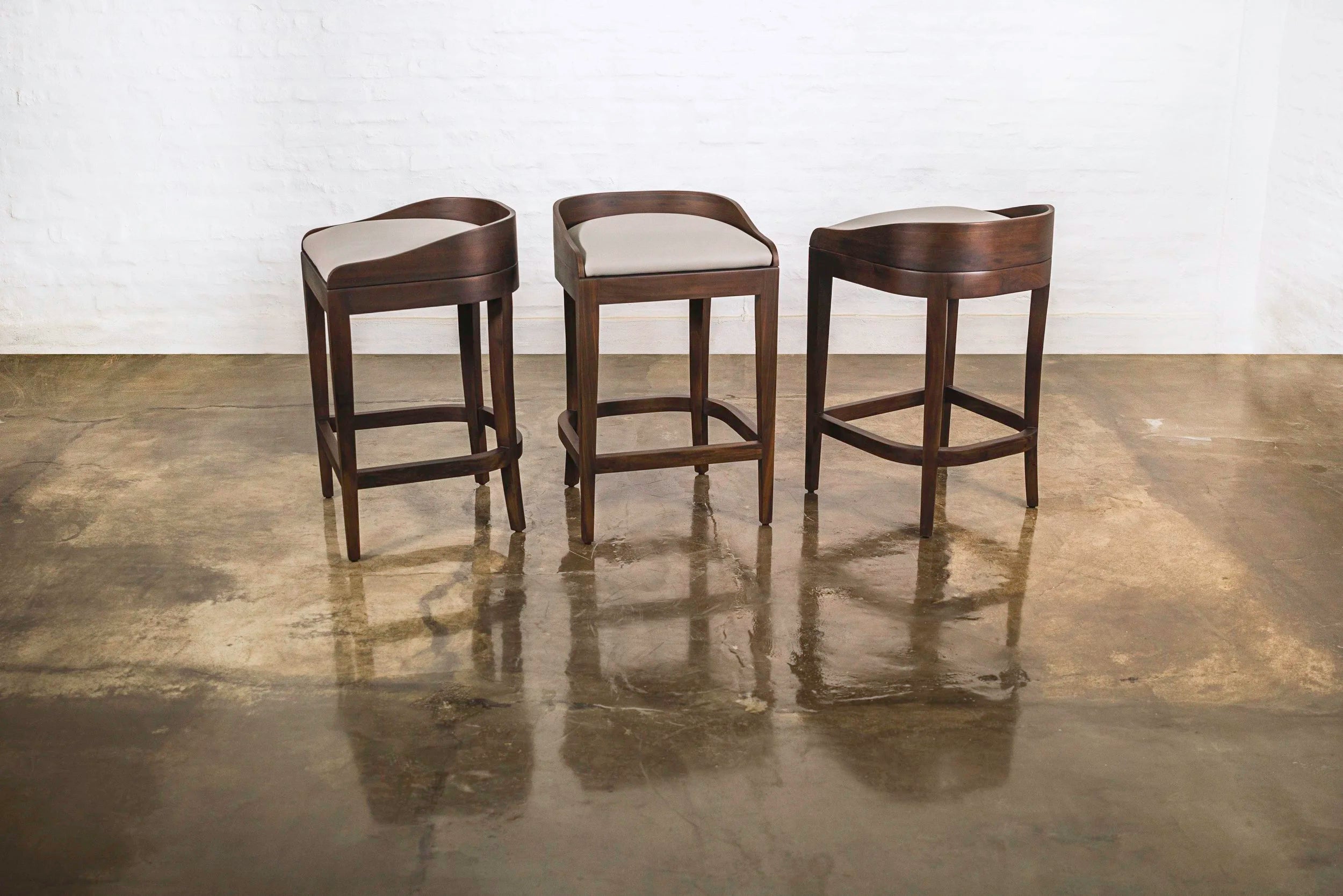 Set of 3 Pia Stools in Gray Leather