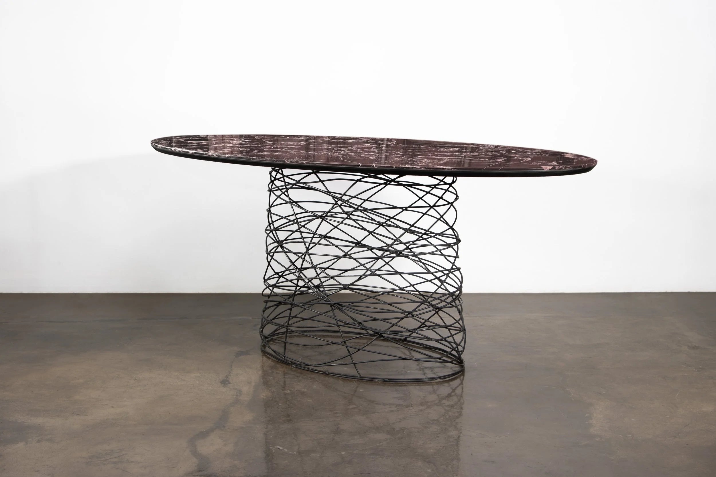 Richiamo Oval Table