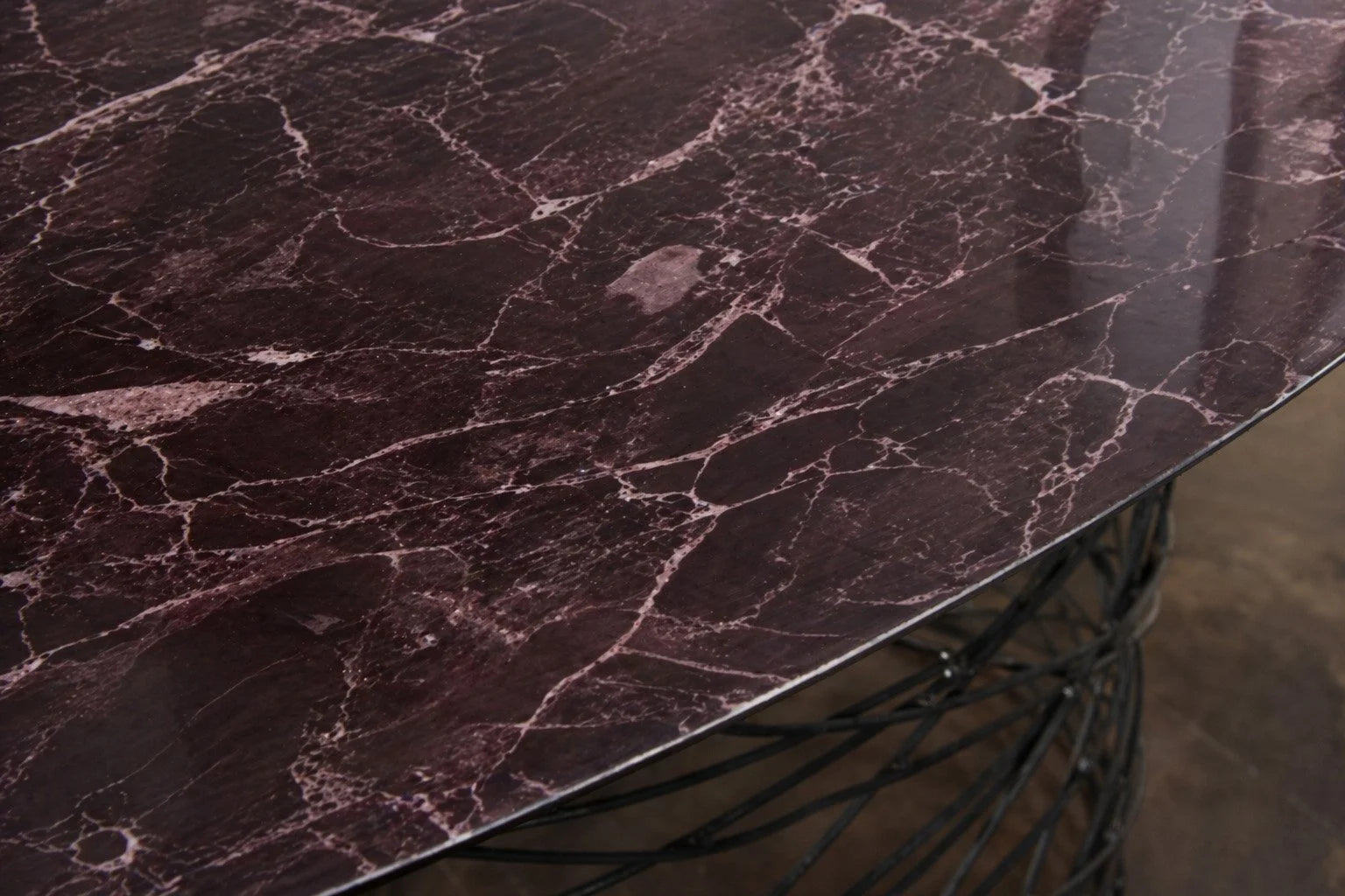 Richiamo Oval Table