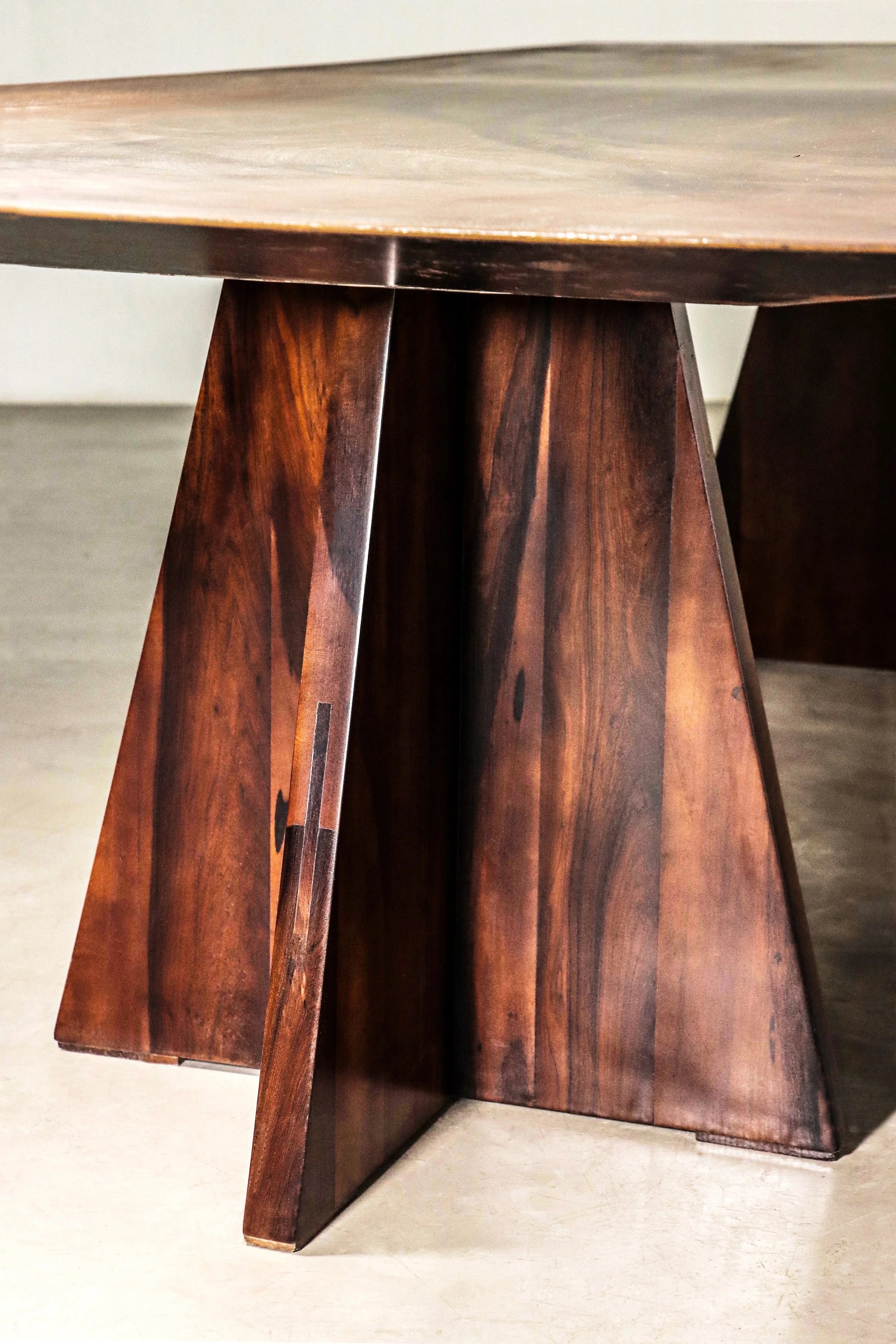 Fierro Table