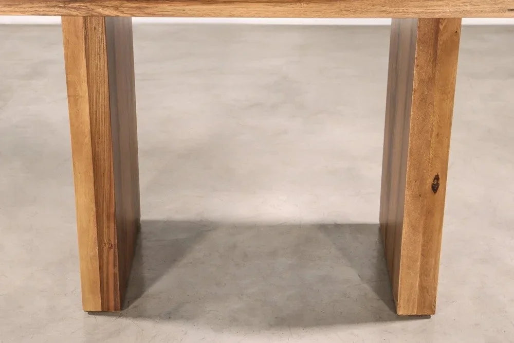 Andre Desk