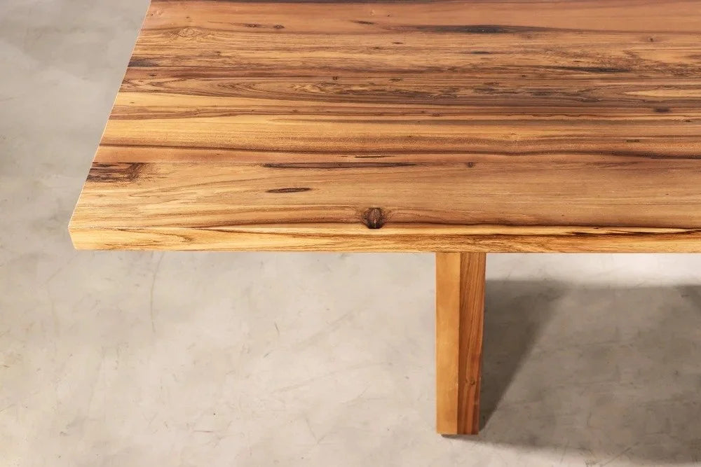 Andre Desk