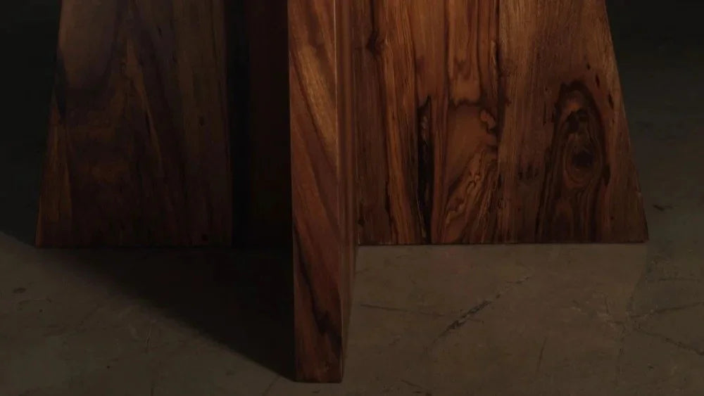 Luca Table