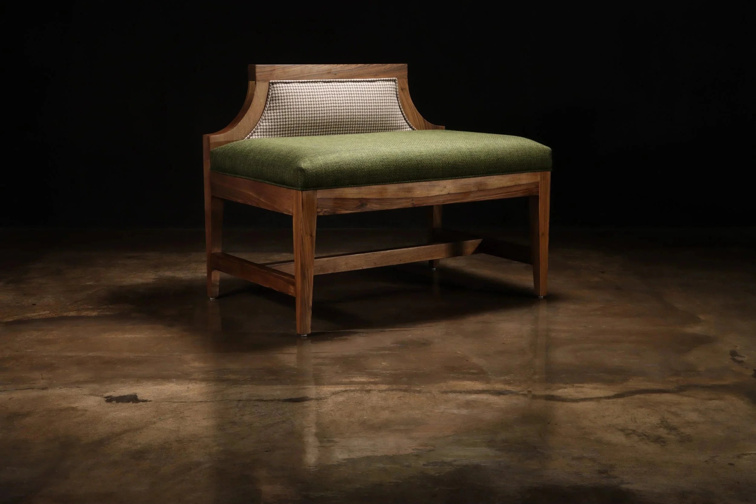 Nicostrato Bench