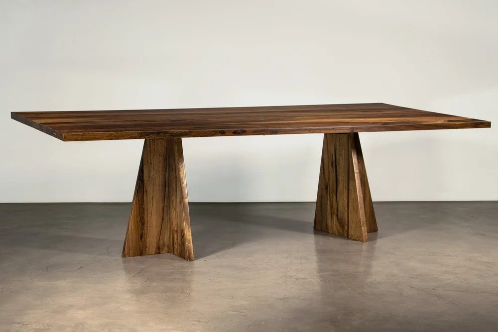 Luca Table