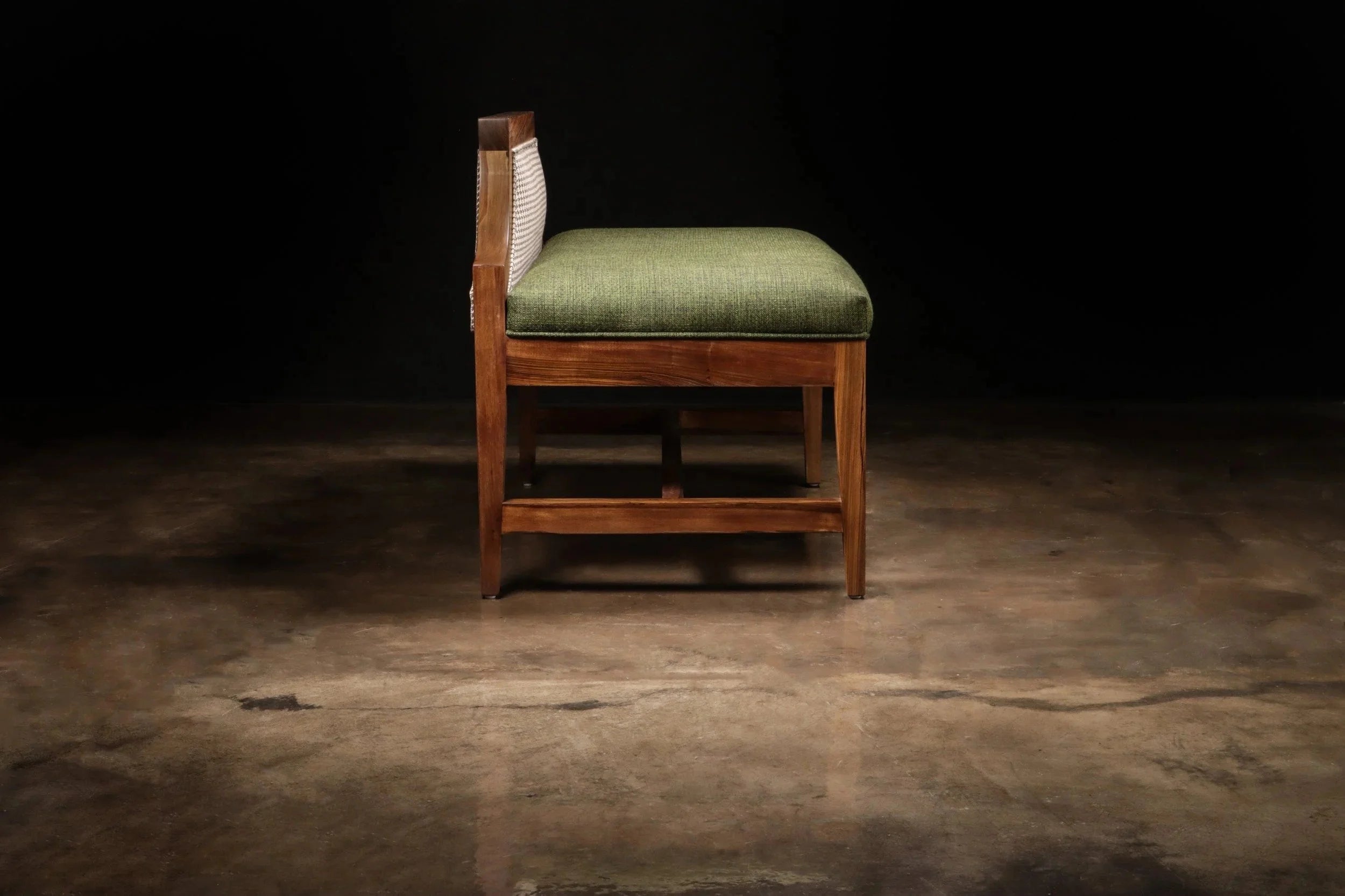 Nicostrato Bench